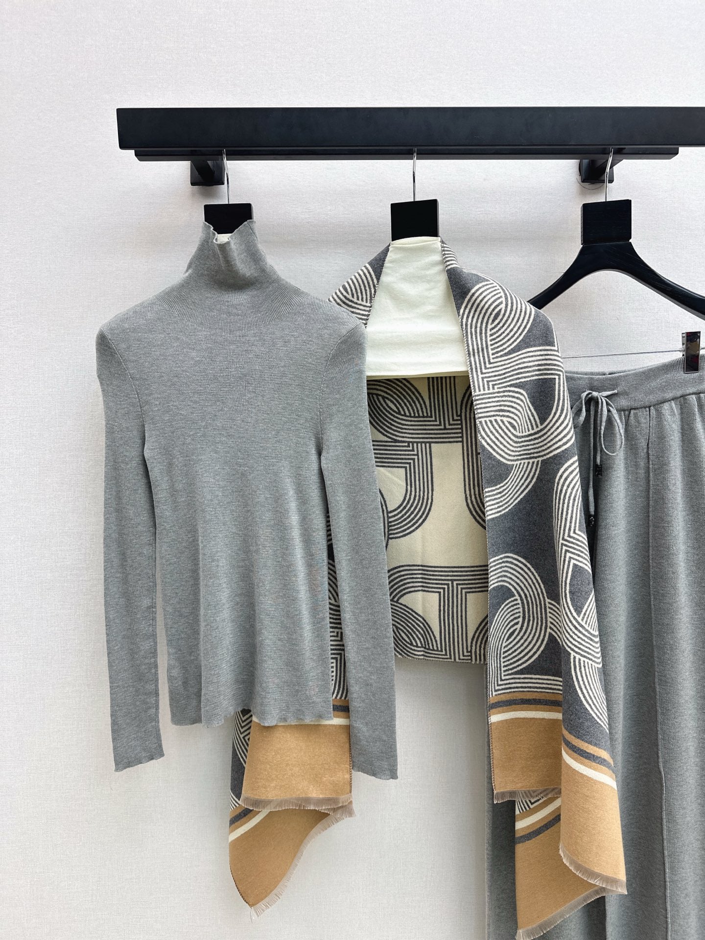 Herm 25fw base layer+shawl pants set