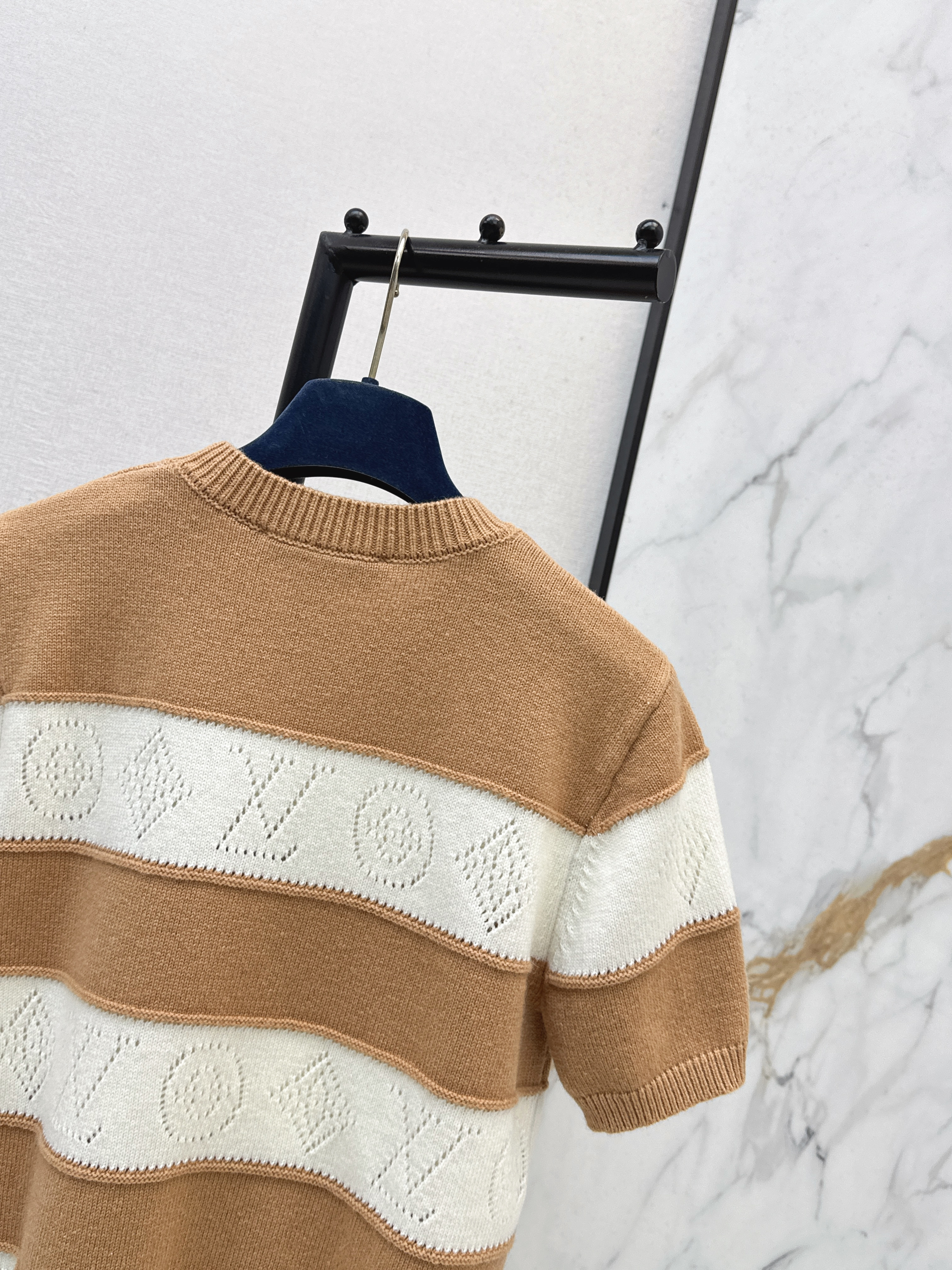 Loui 26ss stripe sweater