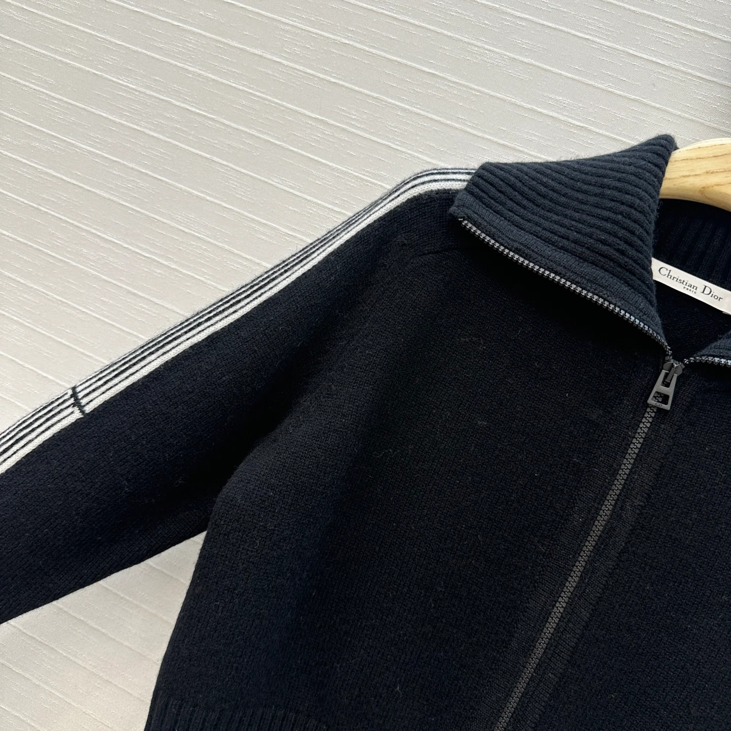 CD 25fw cashmere cardigan