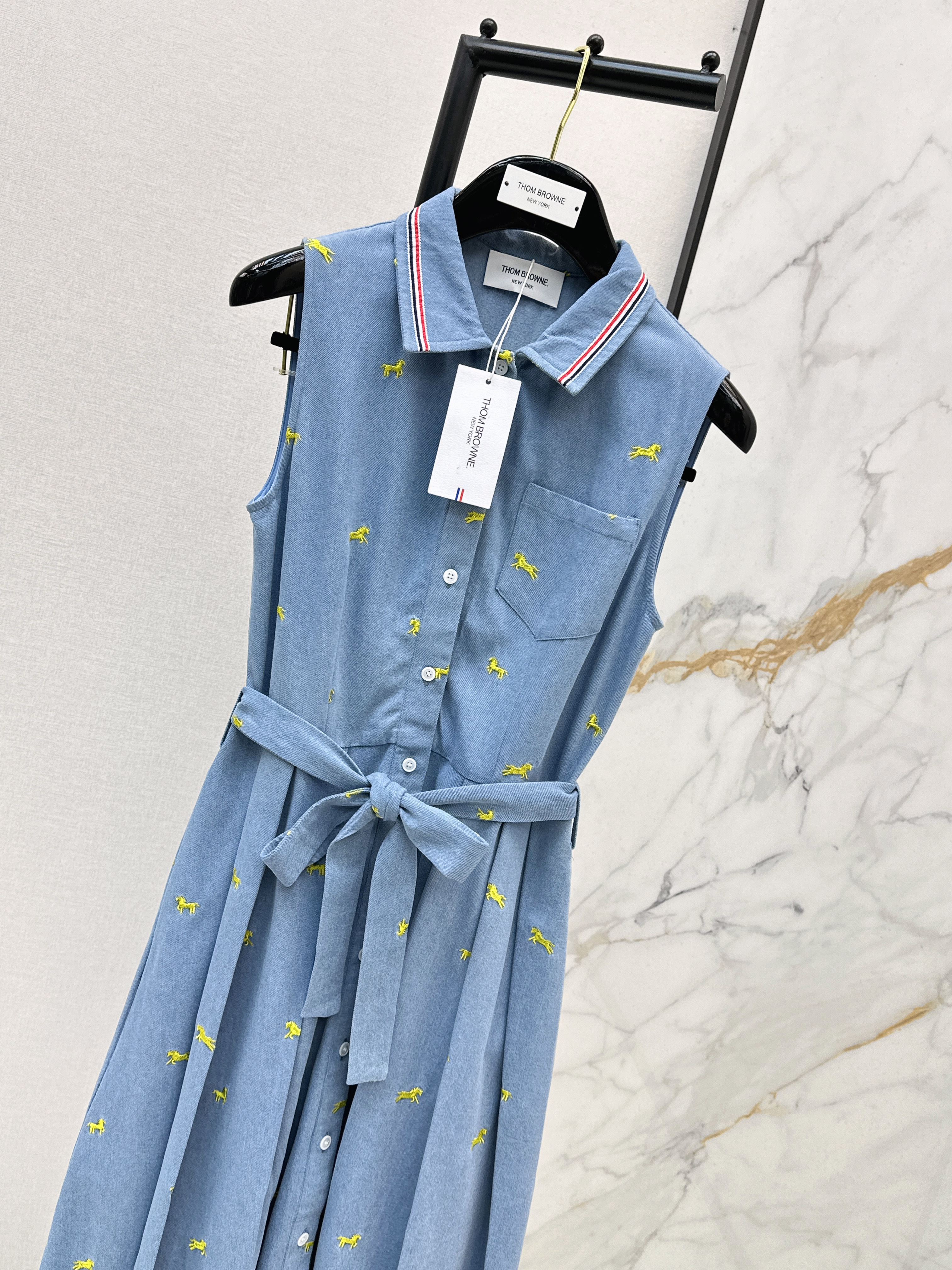 Thom 26ss embroidery sleeveless dress