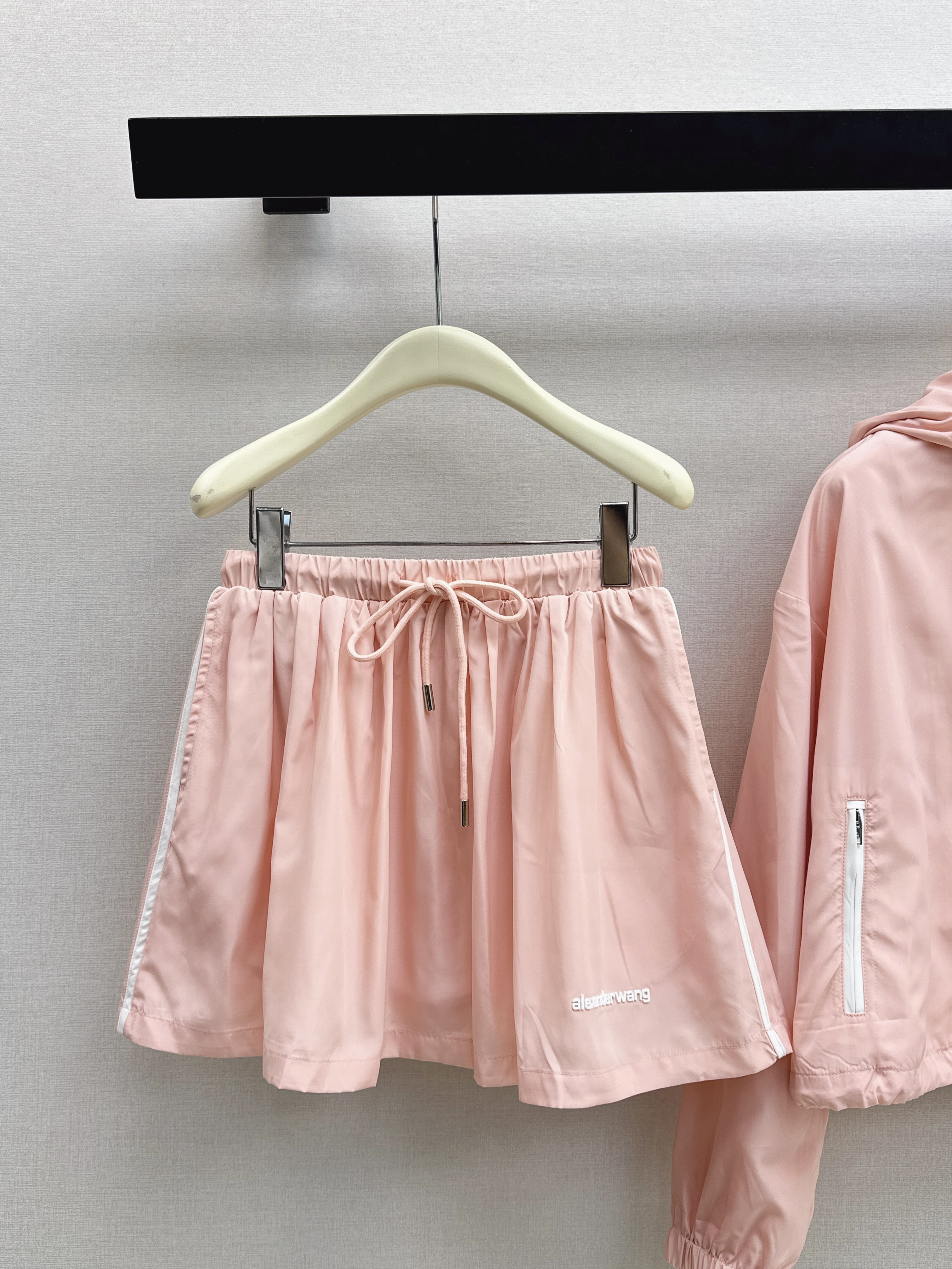 Alex 26ss hooded windbreaker set