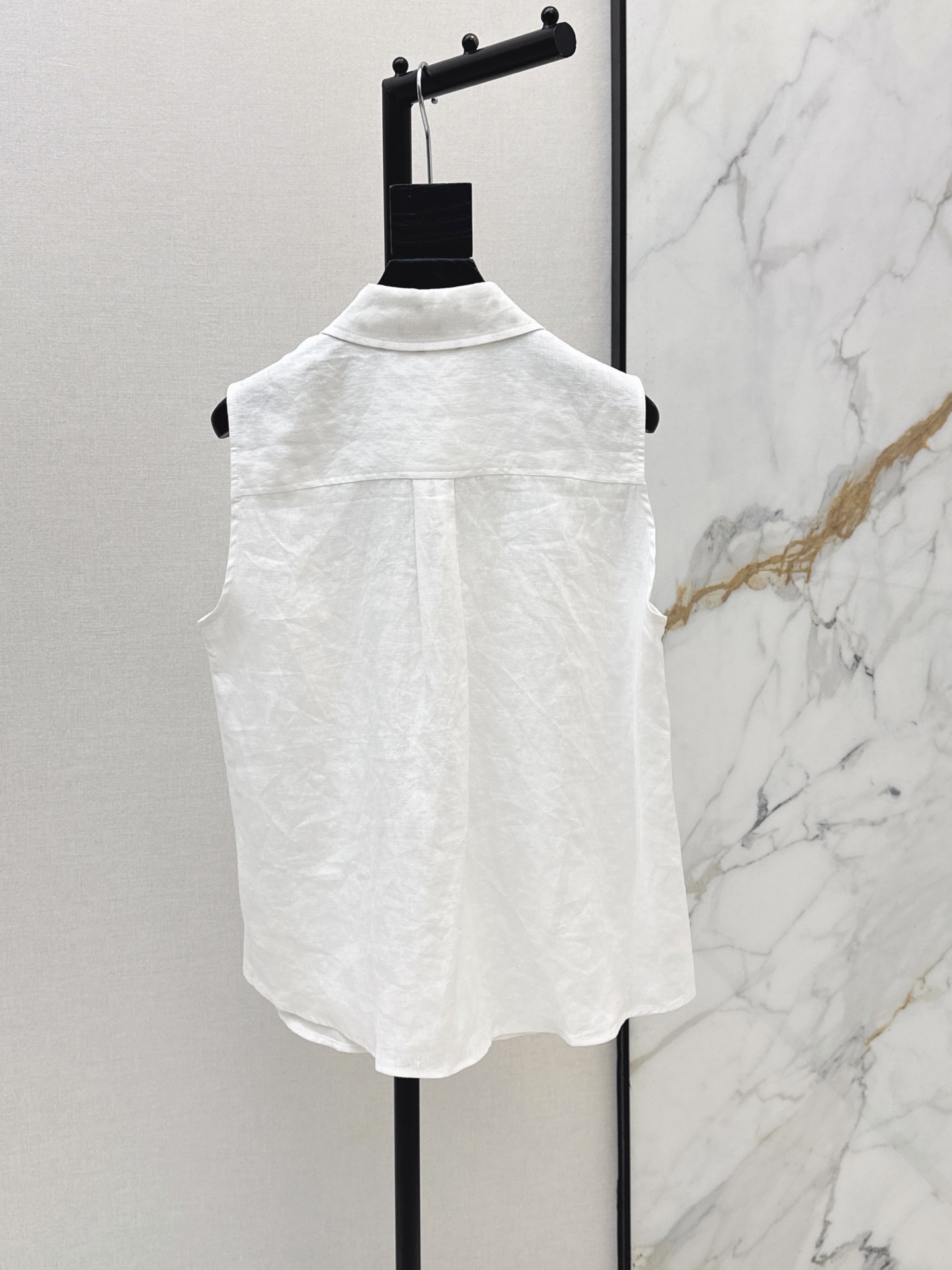 Her 26ss sleeveless shirt