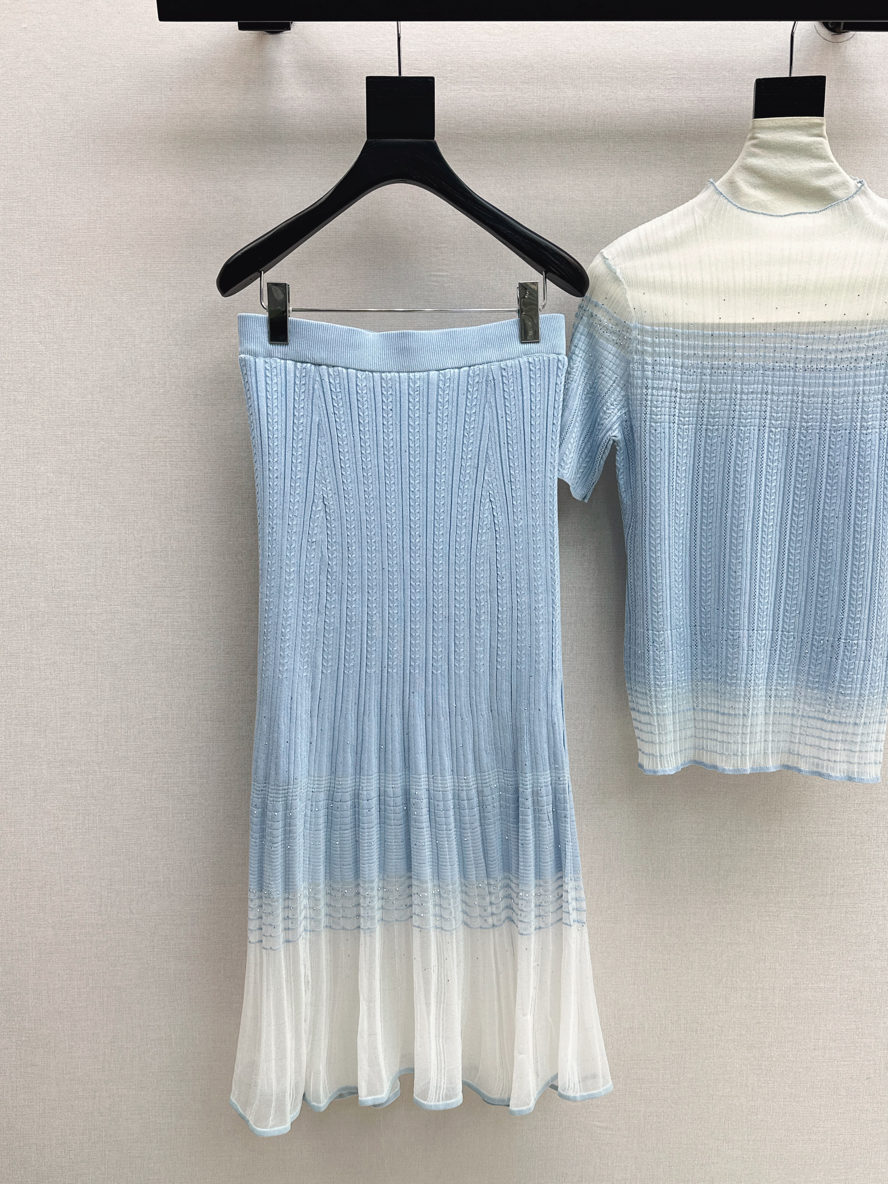 Chan 26ss omber knit top skirt set