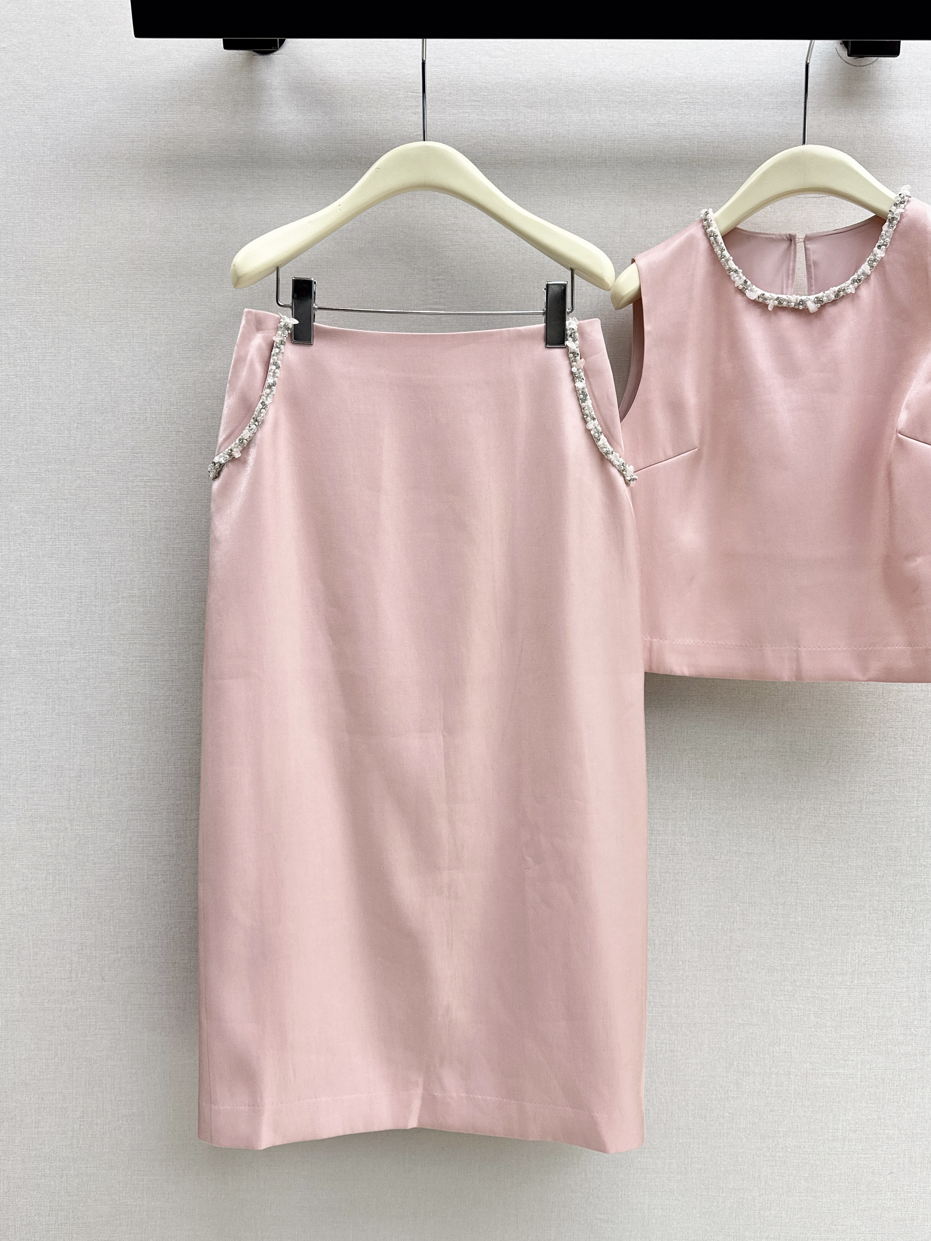 Chan 26ss rhinestone crop top skirt set