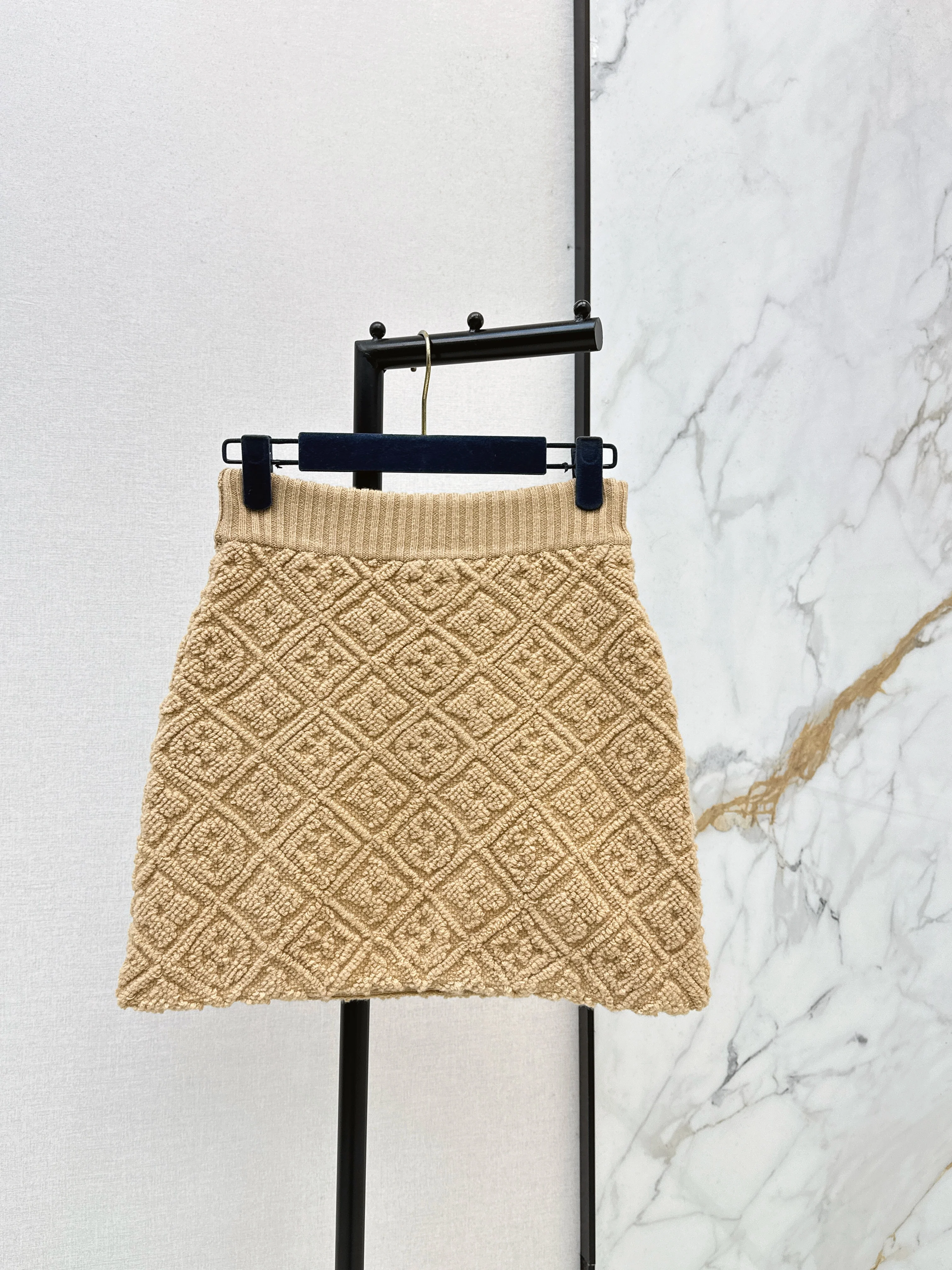Louis 26ssc textured knit skirts