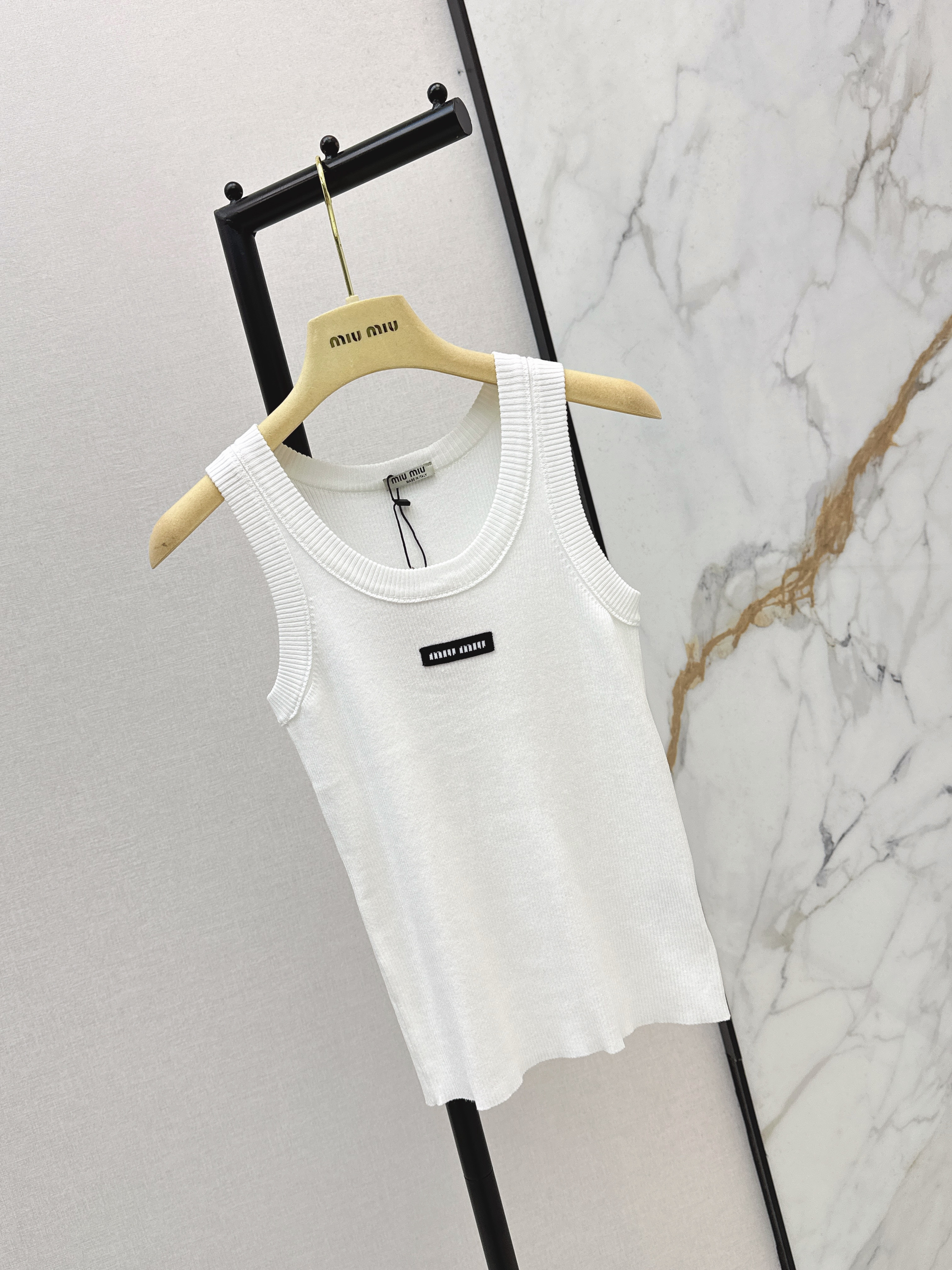 Miu 26ss sleeveless vest