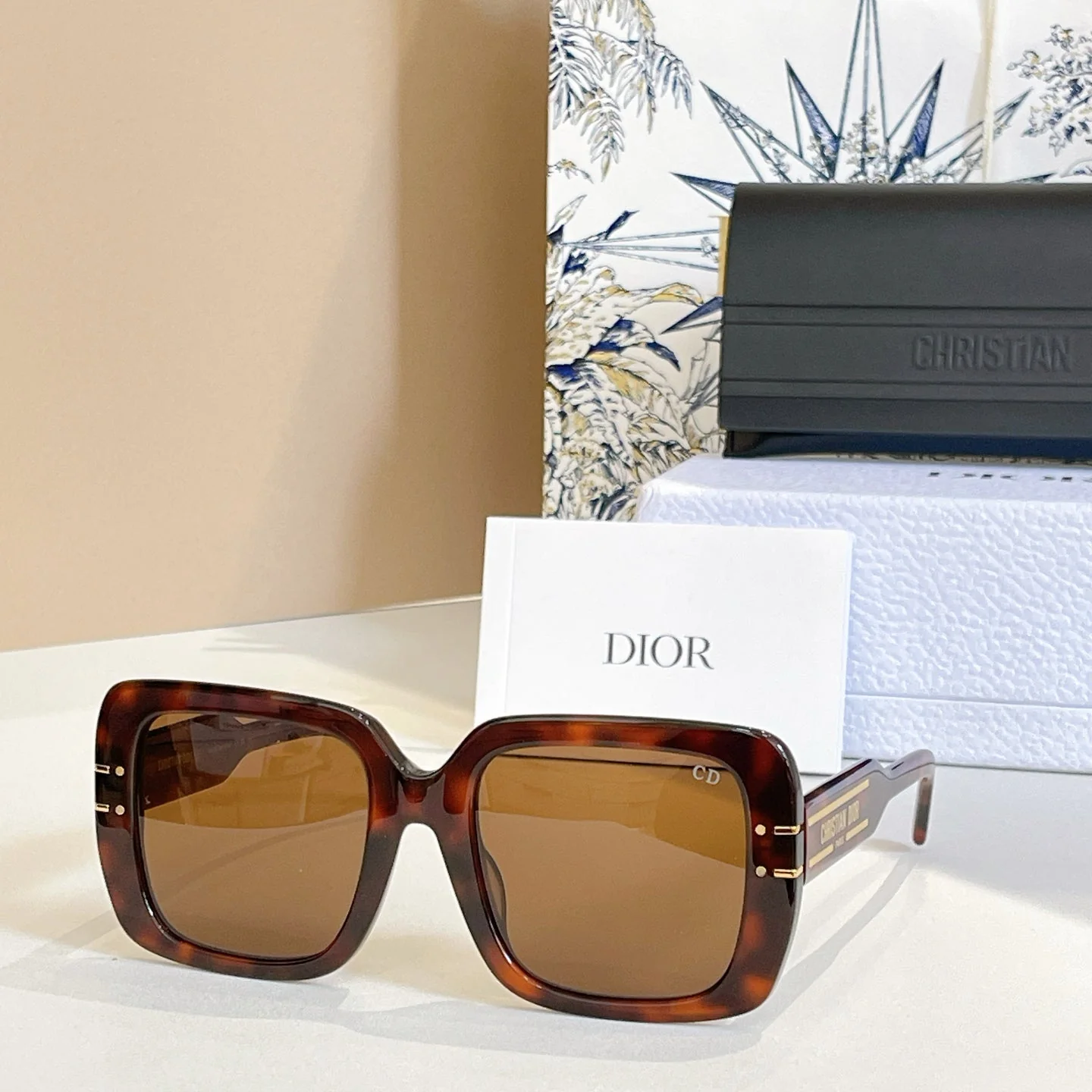 D signatureS11F sunglasses