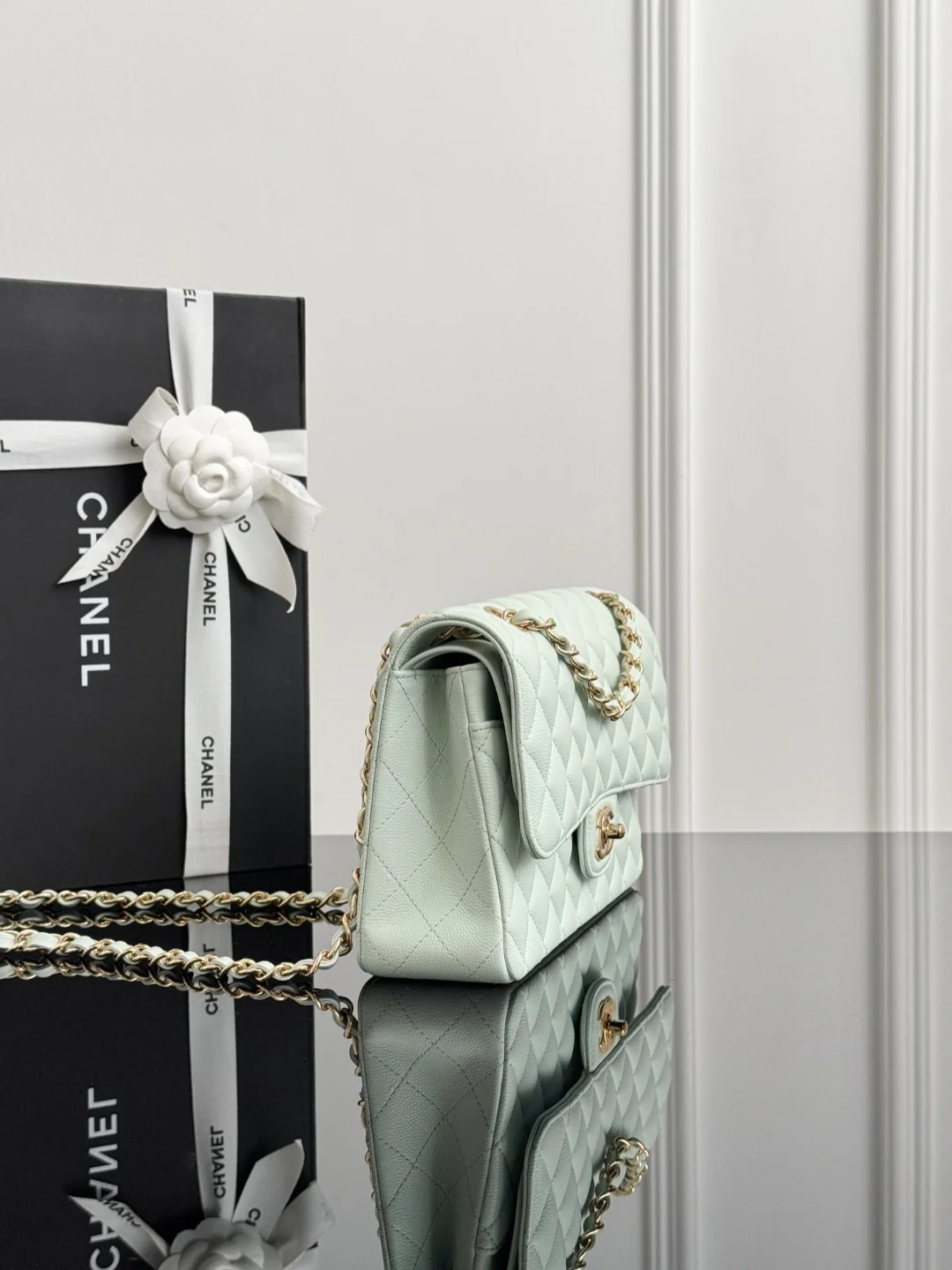 Chan cf25 chain shoulder bag