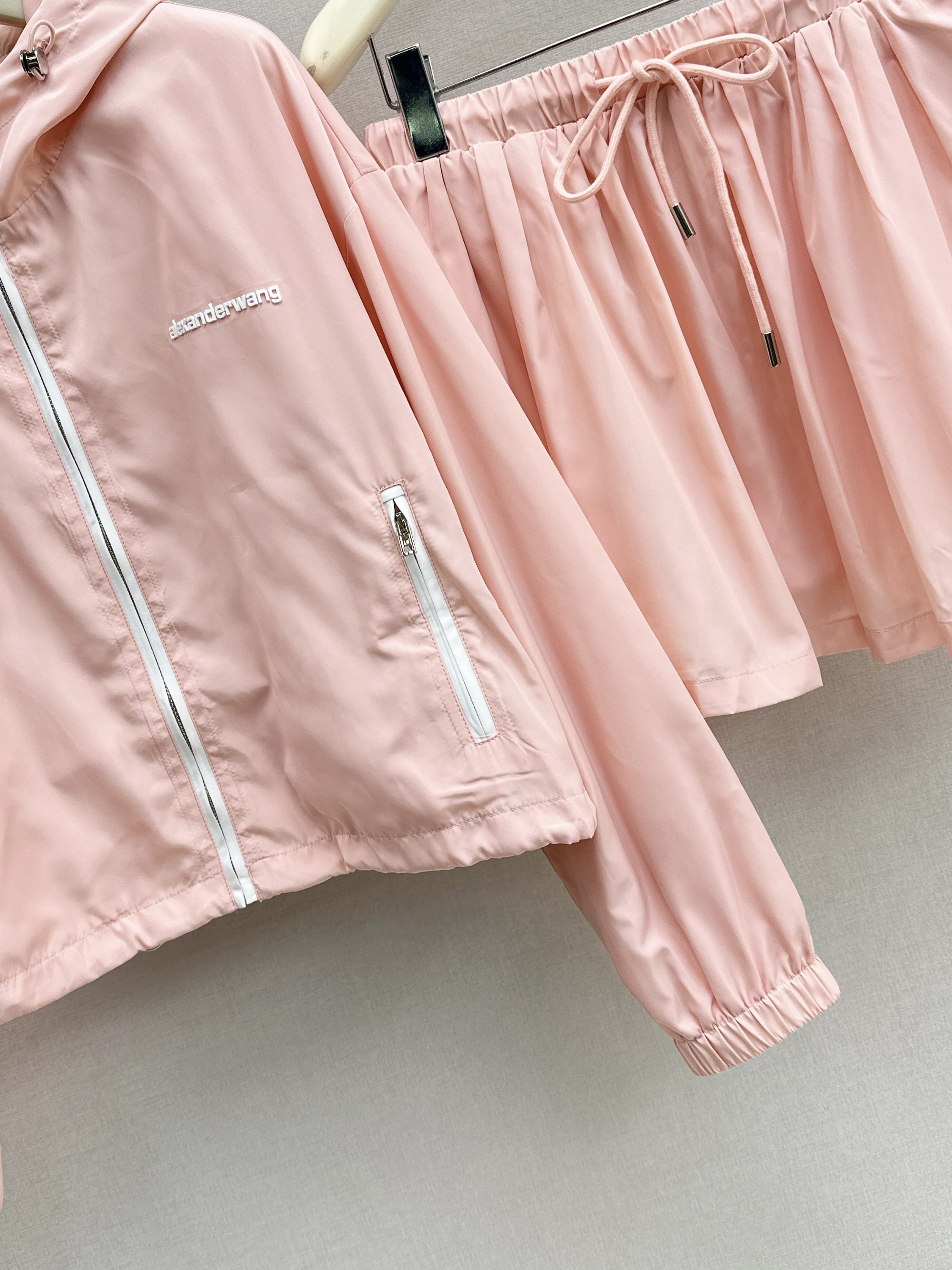 Alex 26ss hooded windbreaker set