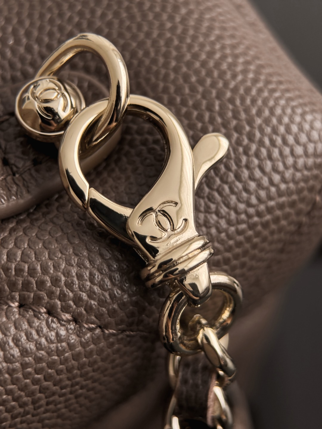Chan 26S LP chain shoulder bag
