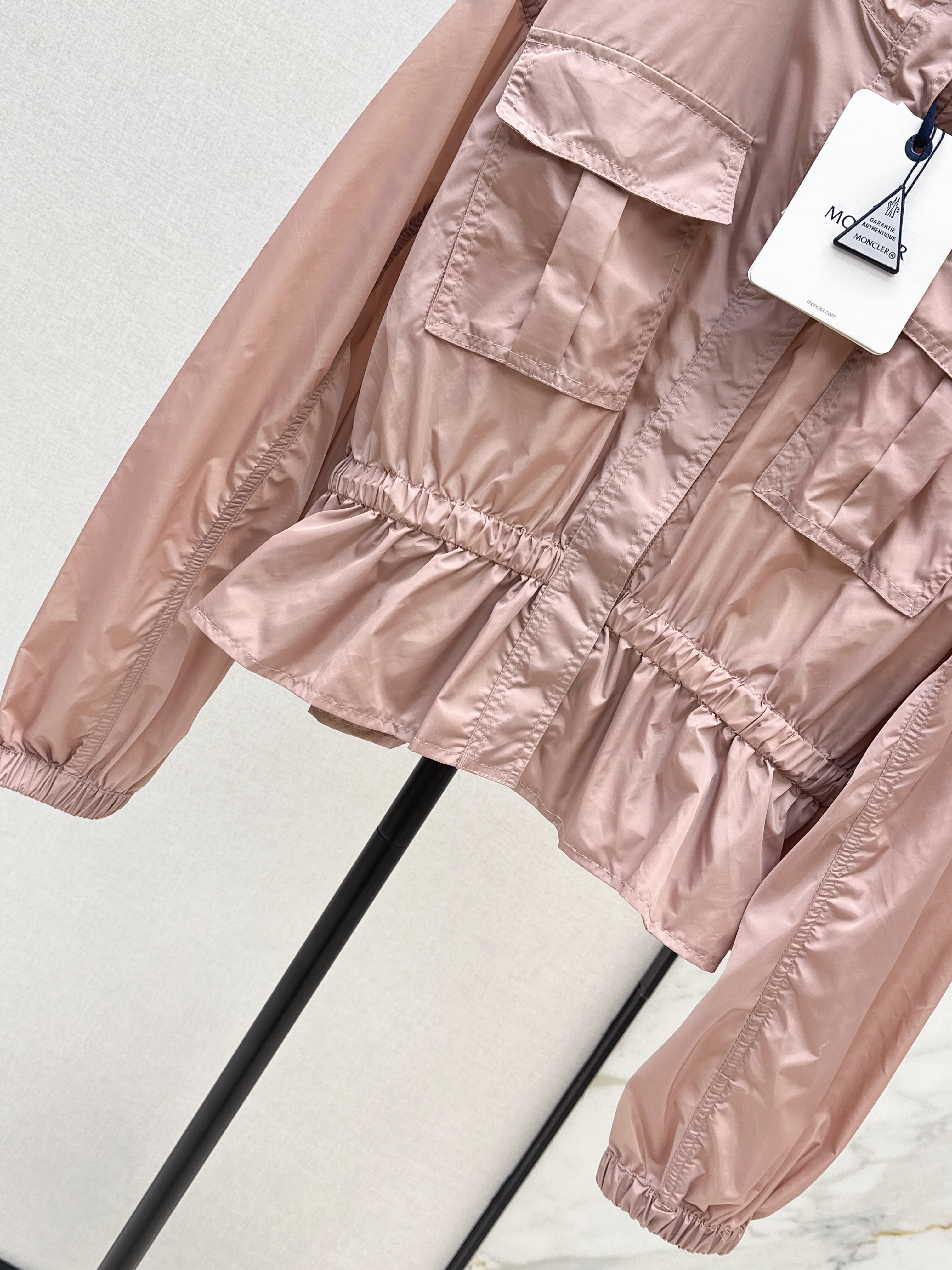 Monc 26ss hodded windbreaker