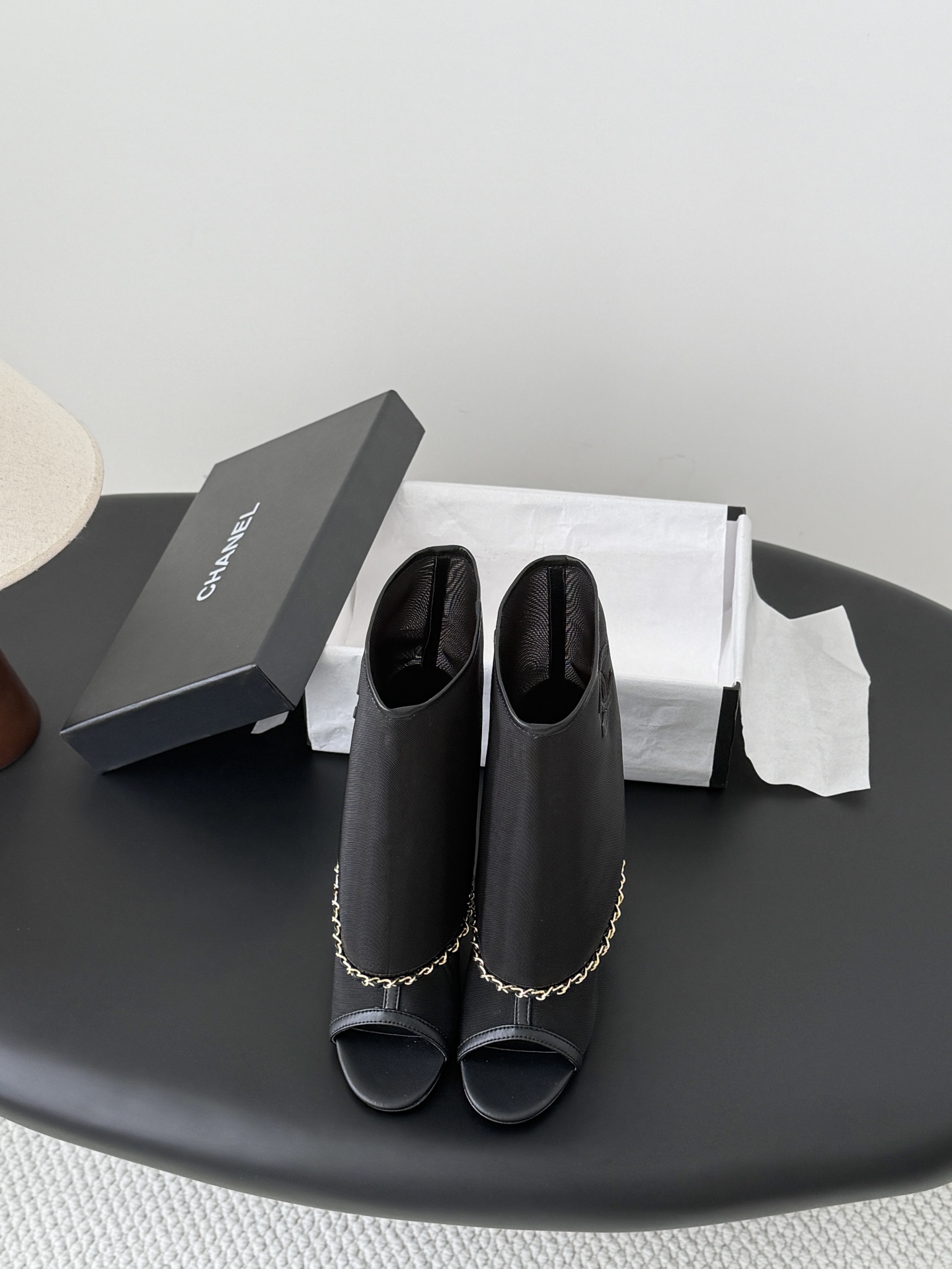 Chan 26K meash ankle boot