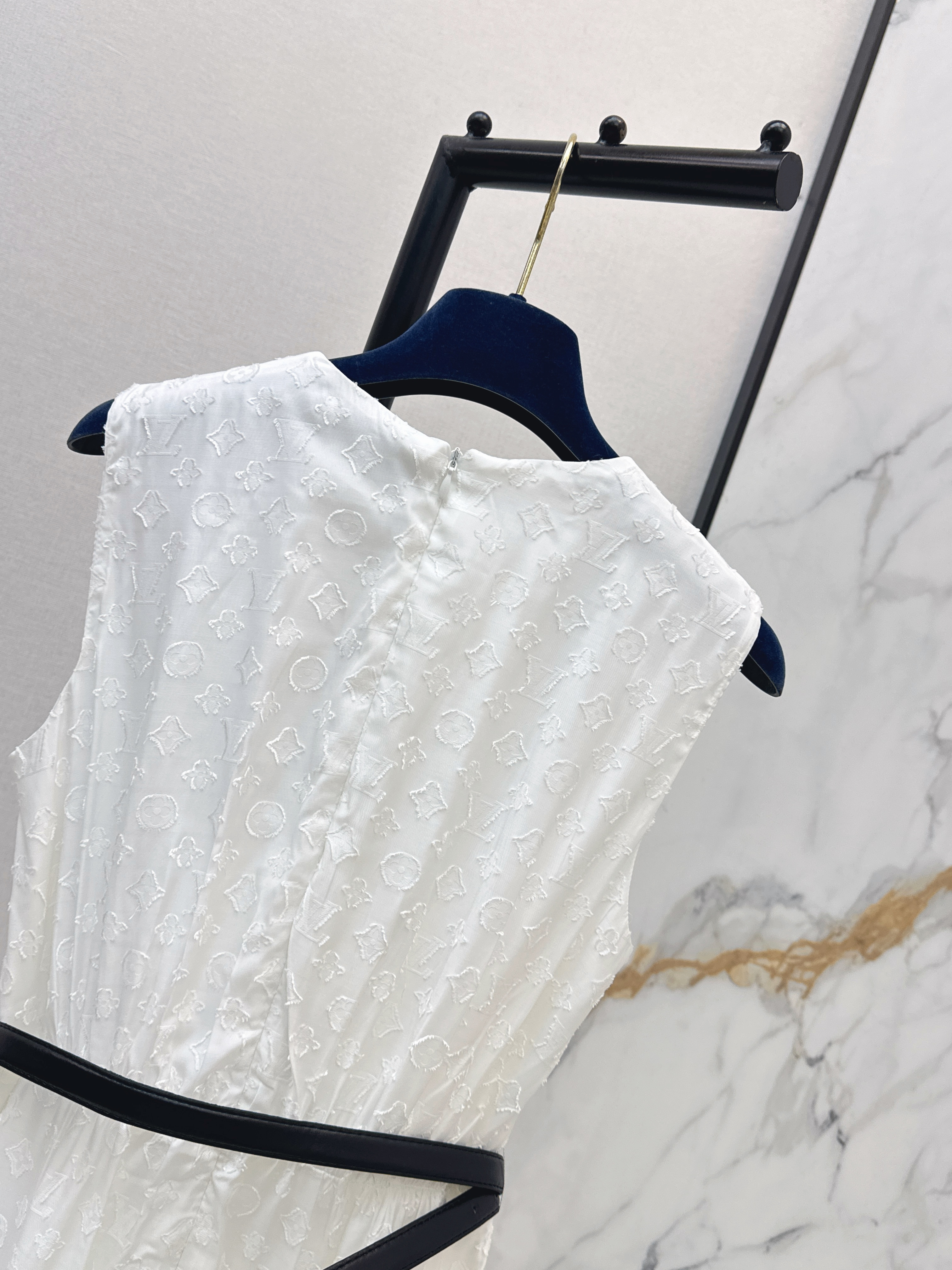 Loui 26ss jacquard sleeveless dress