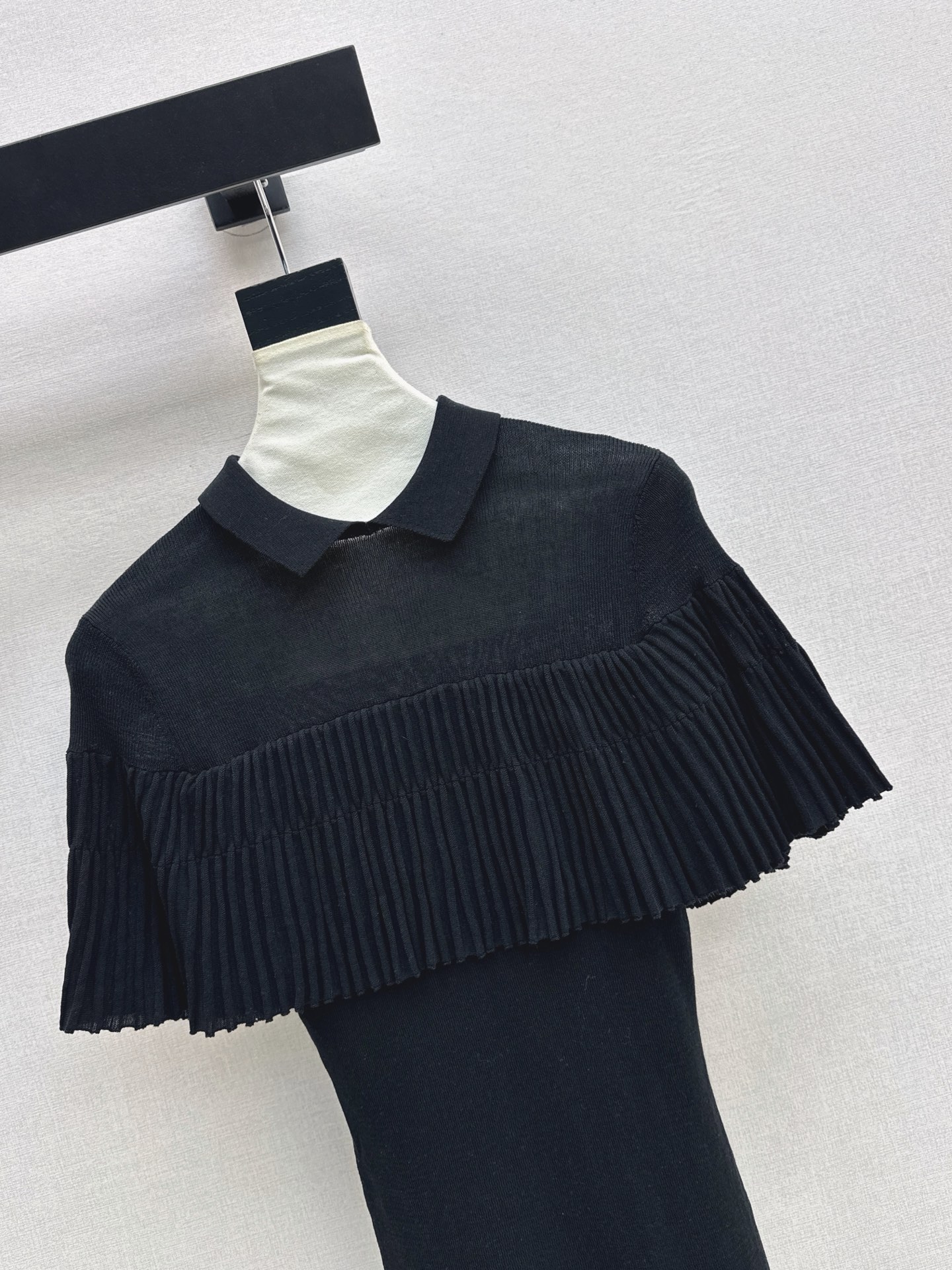 Miu 26ss cape knitswear