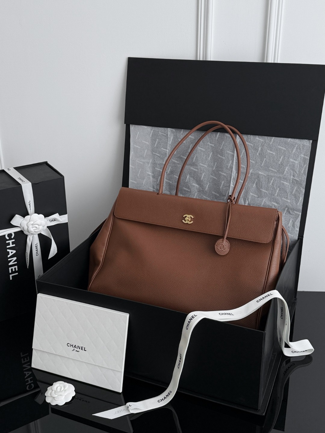 Chan 26S large tote bag