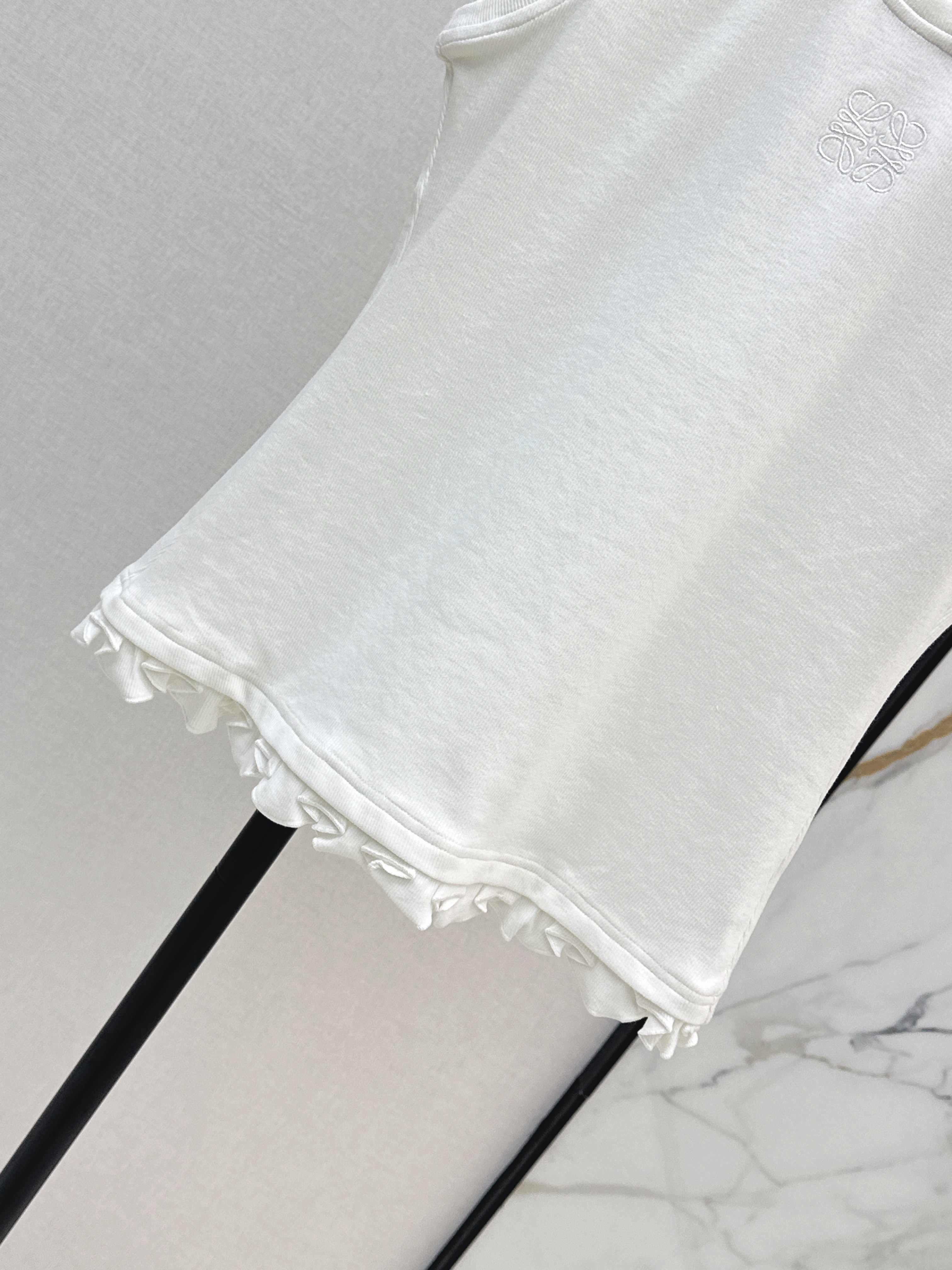 Loe 26ss ruffle vest