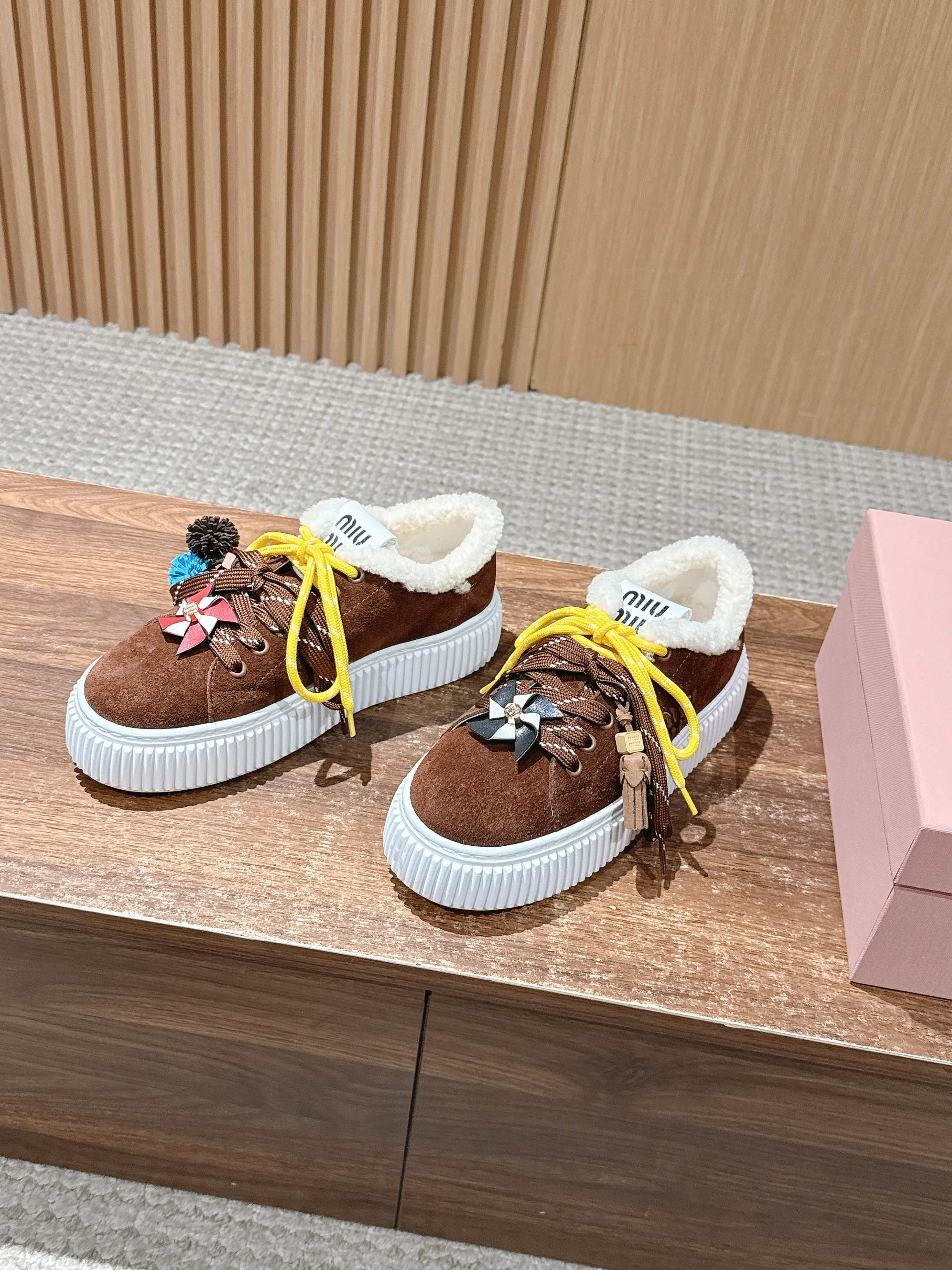 Miu 25fw fleece-lined casual shoes