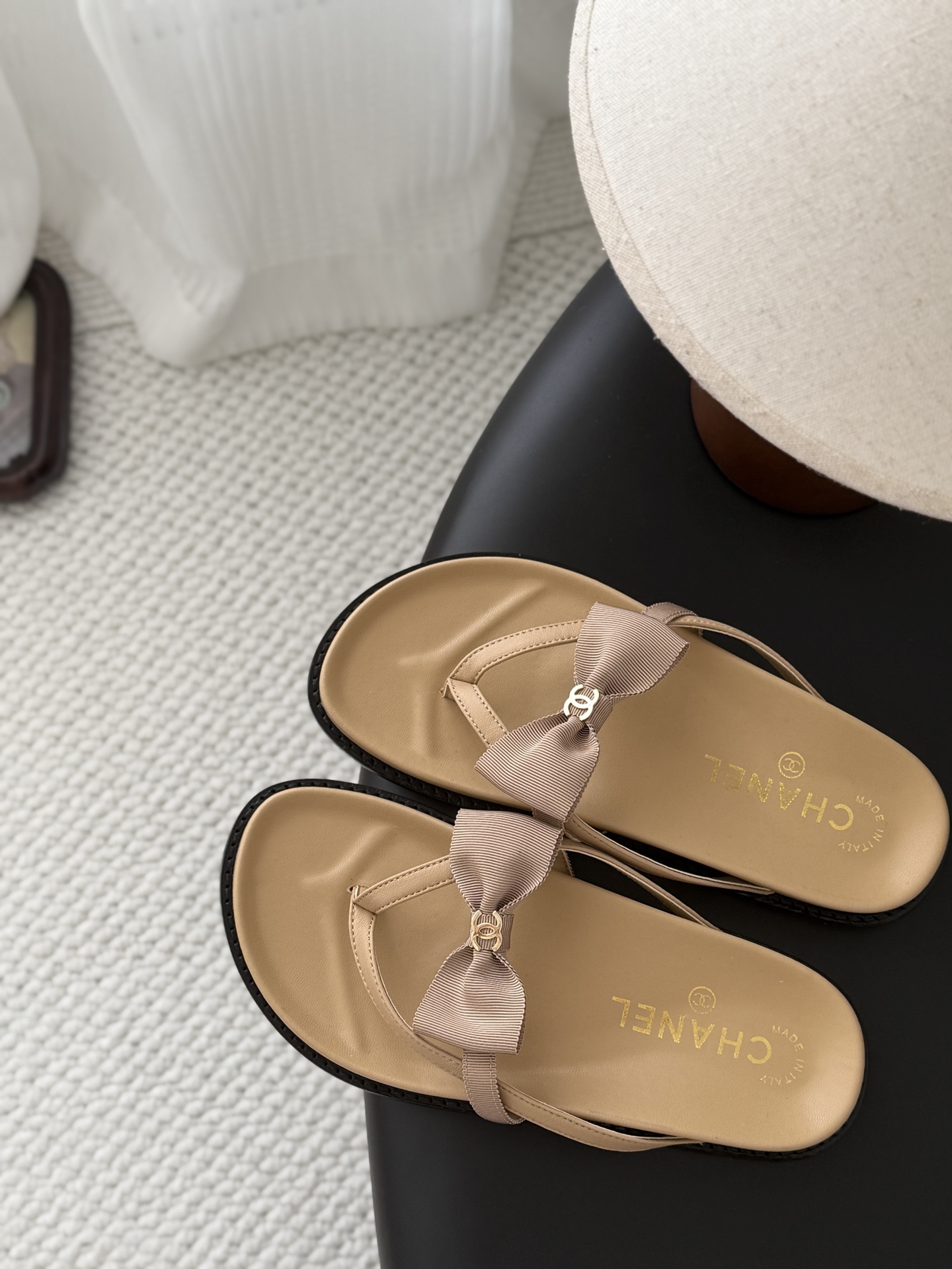 Chan 26ss flip-flops
