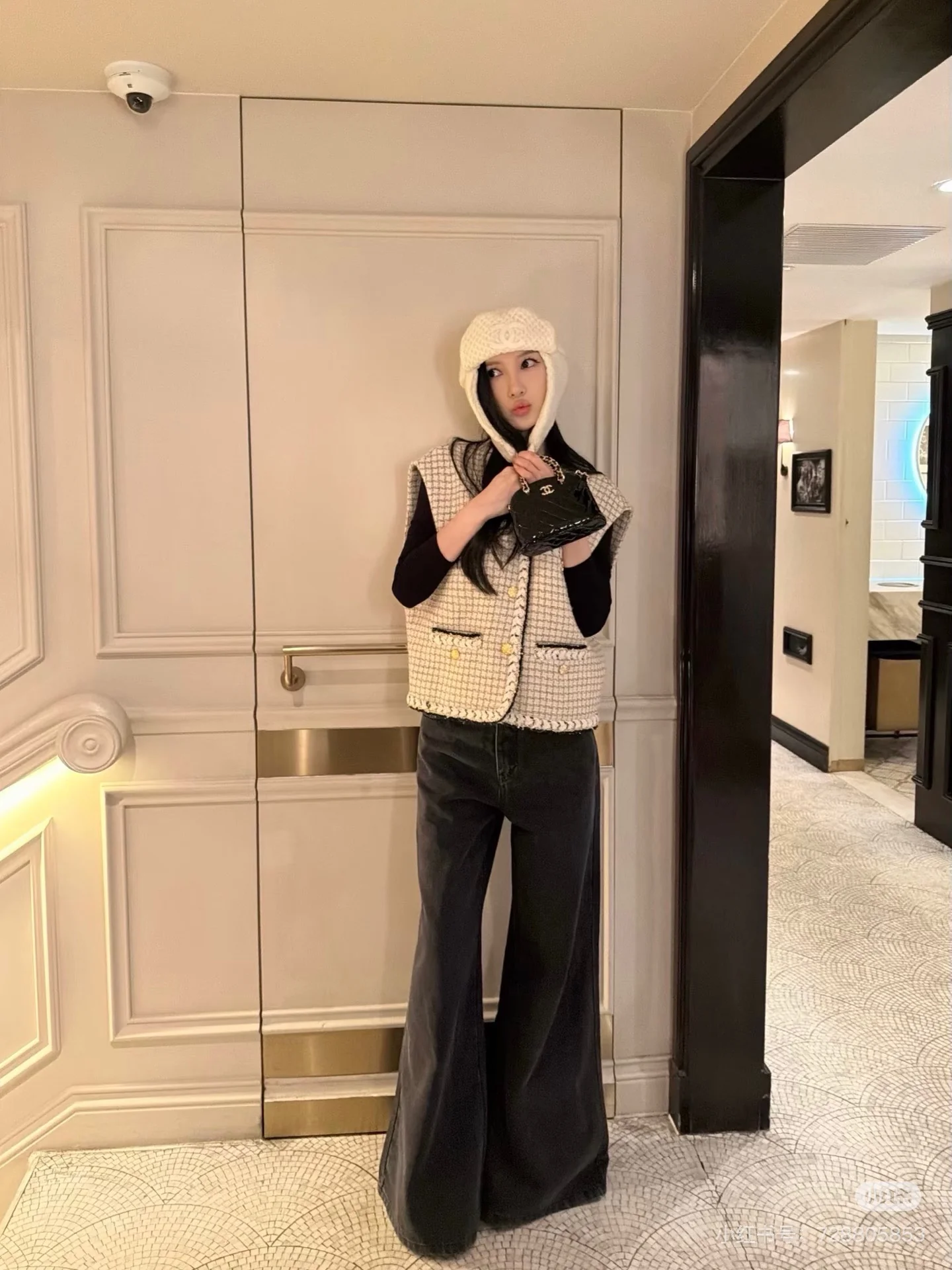 Chan 25fw woven tweed vest