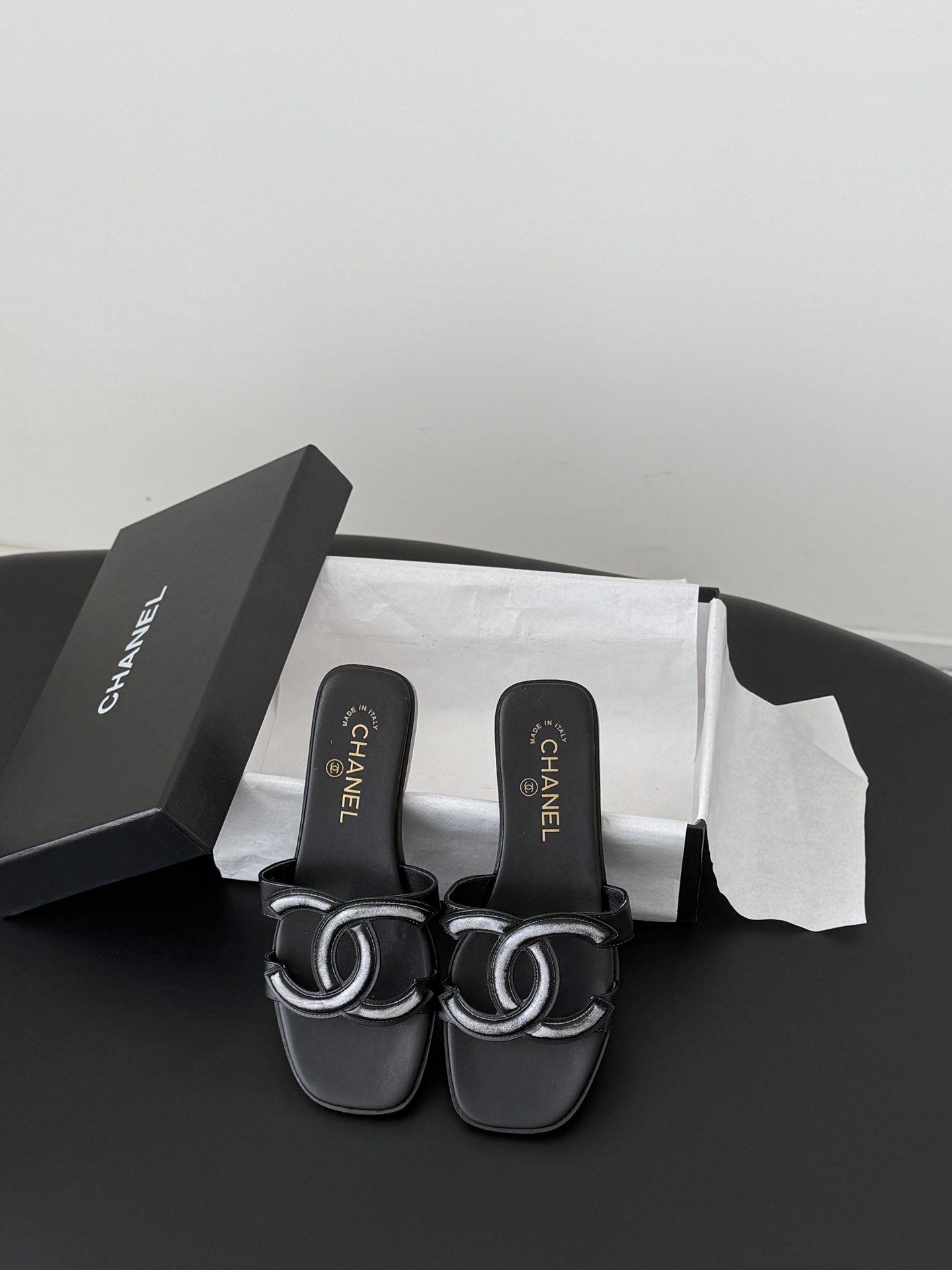 Chan 26P slippers