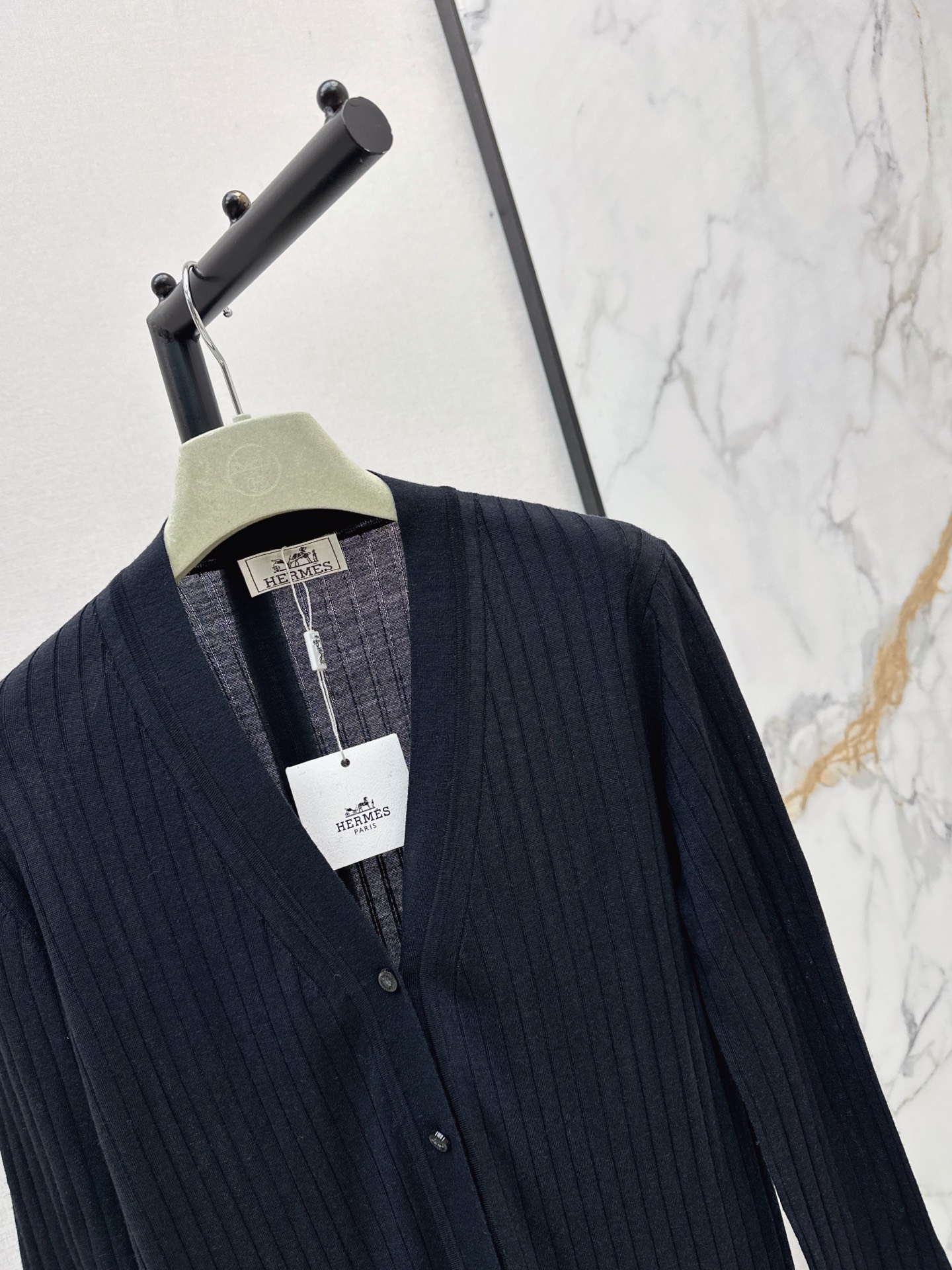 Loui 26ss v-neck knit cardigan
