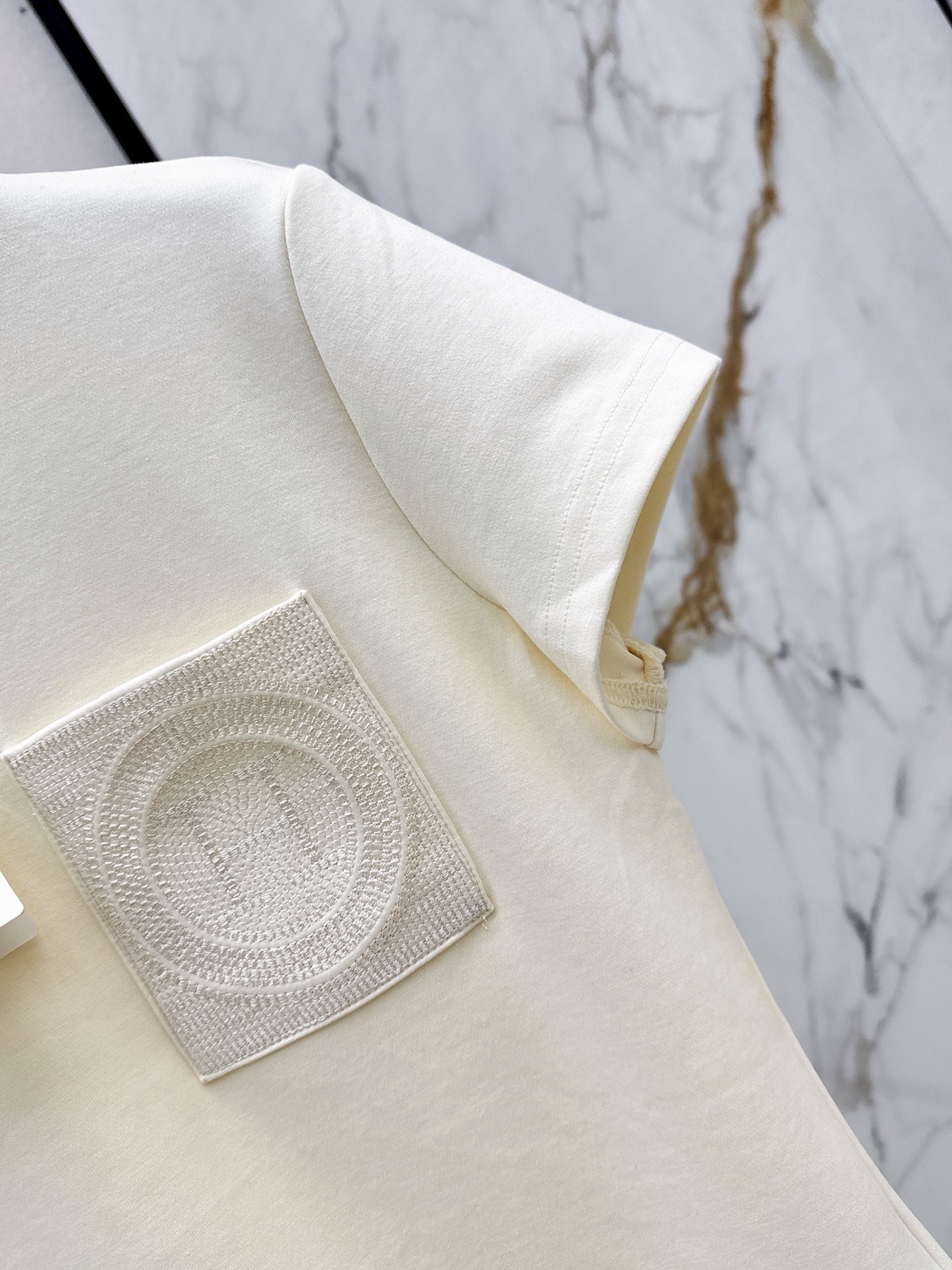 Her 26ss embroidery t-shirt