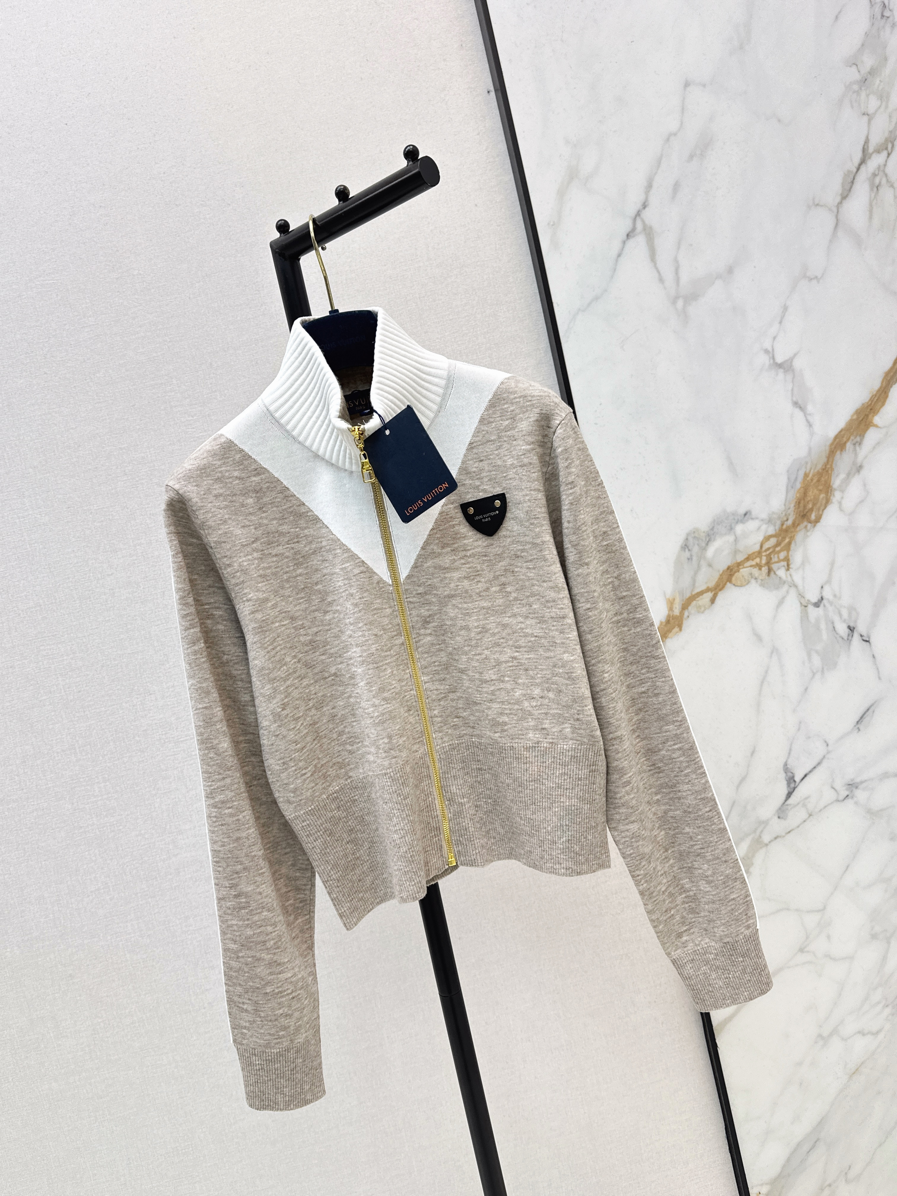 Louis 26ss stand-collar knitted jacket