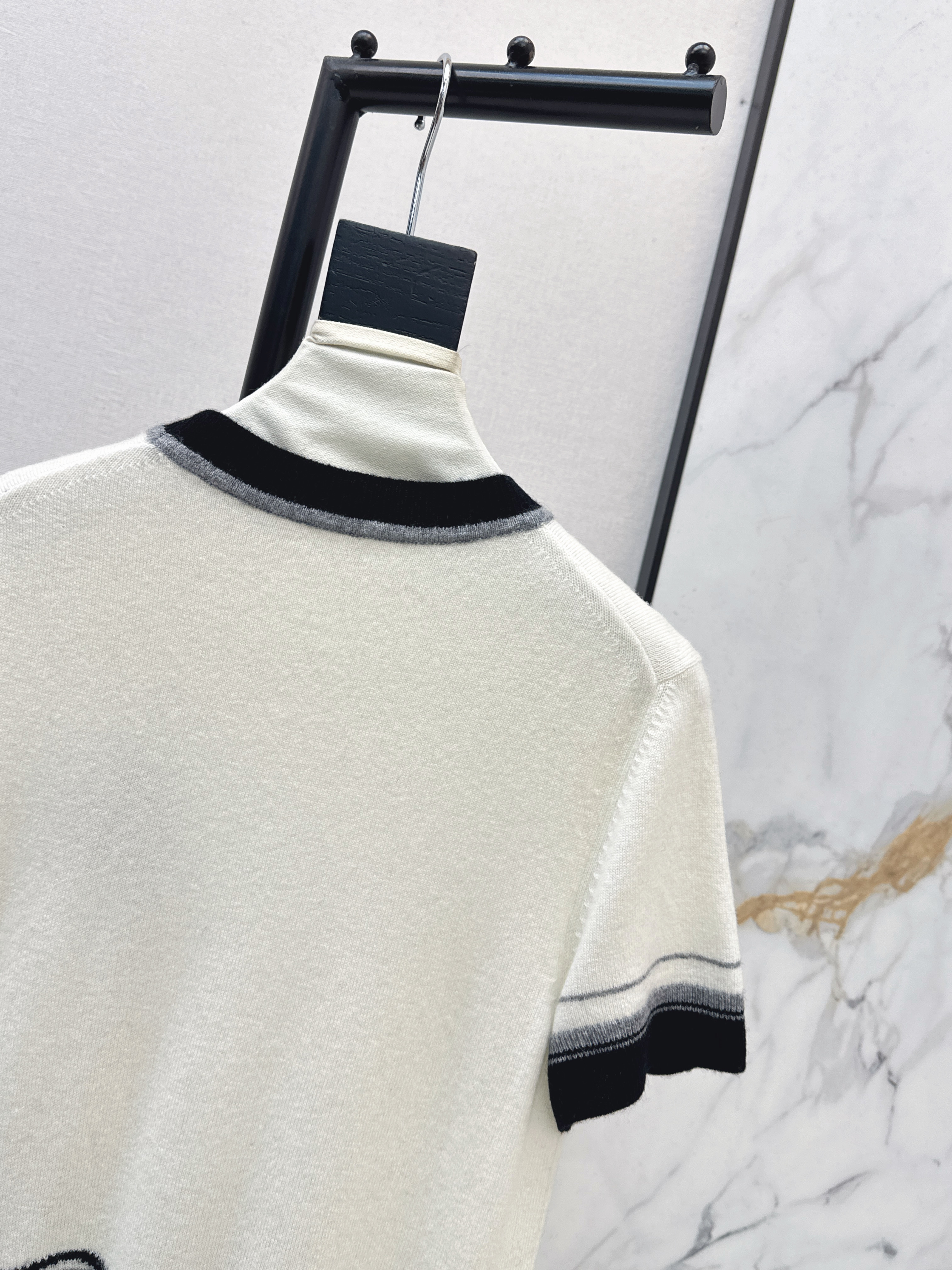 Herm 26ss stripe knit sweater