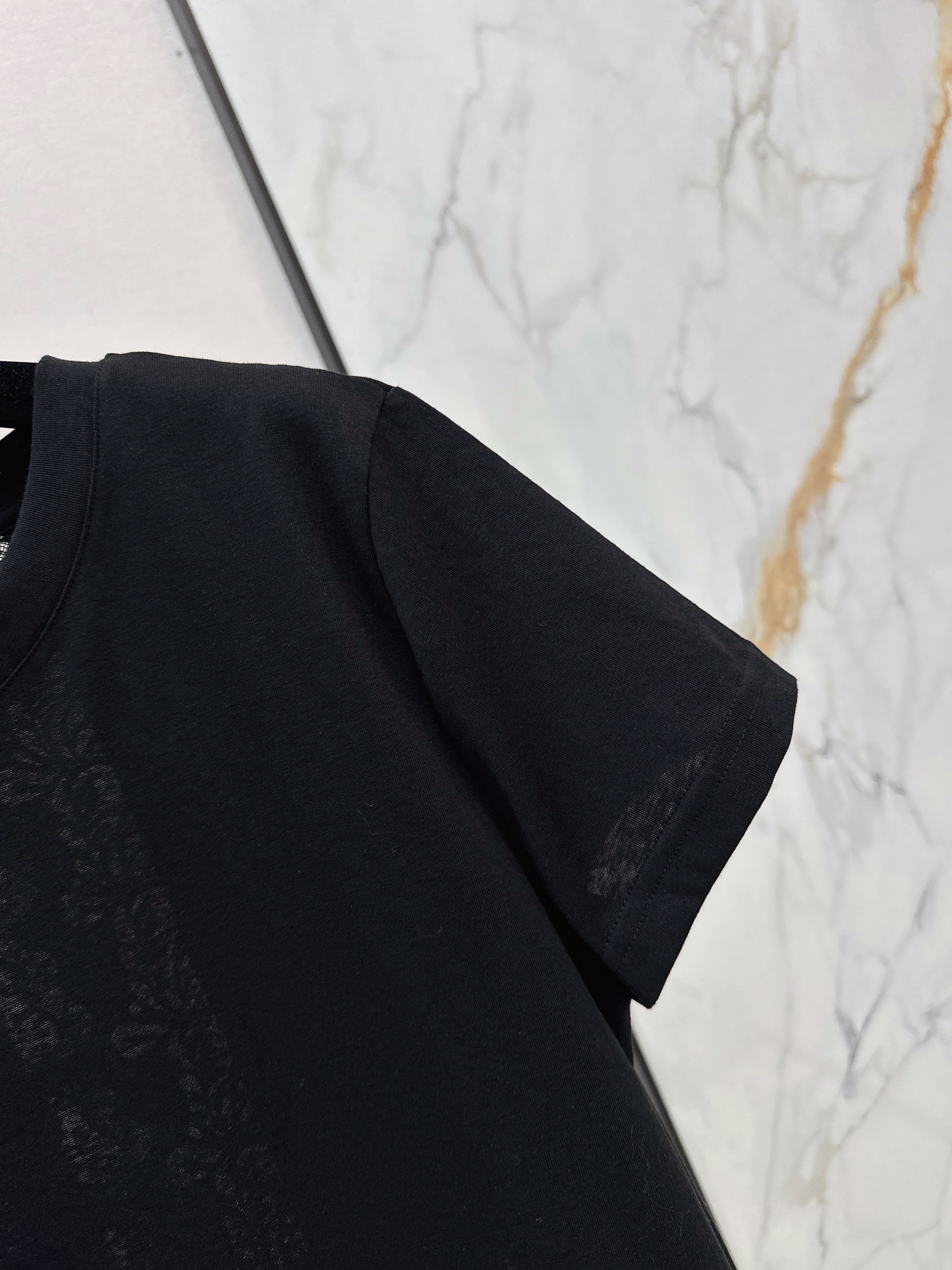 Chan 26ss lace hollow t-shirt