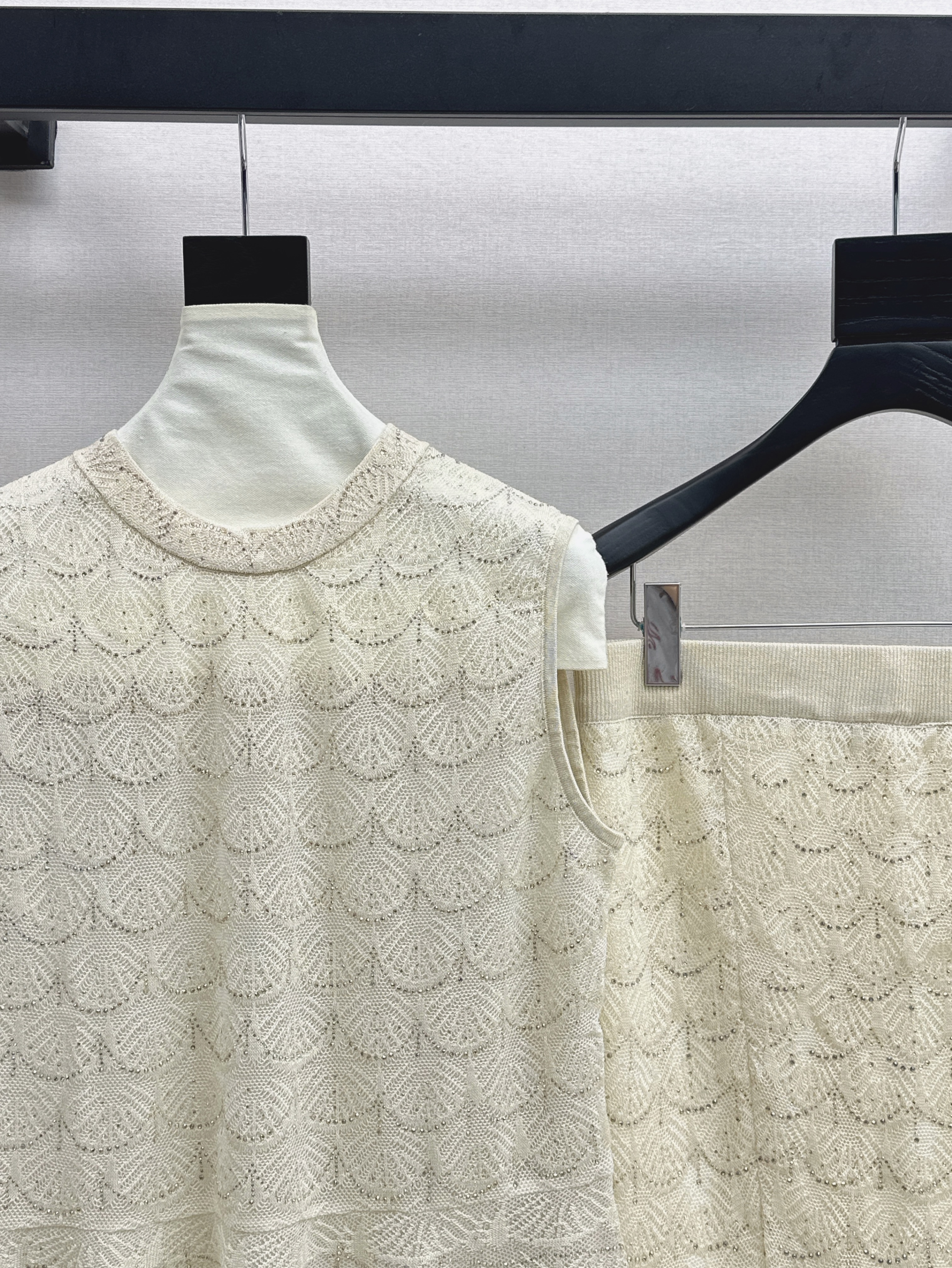 Chan 26ss rhinestone knitwear skirt set