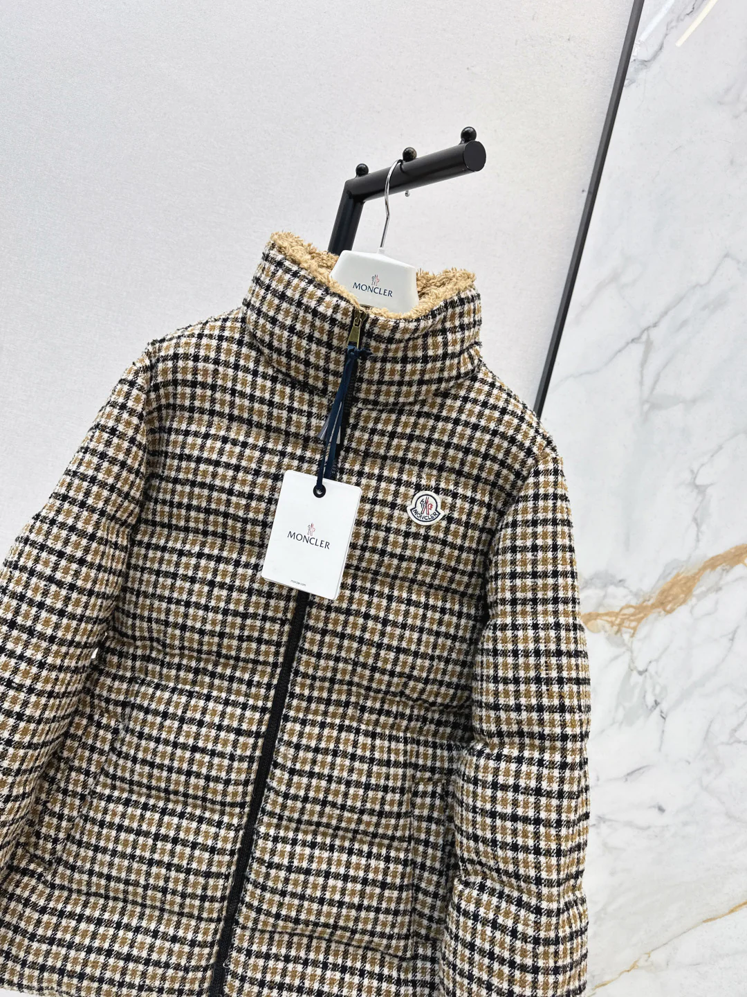 Monc 25fw houndstooth down jacket