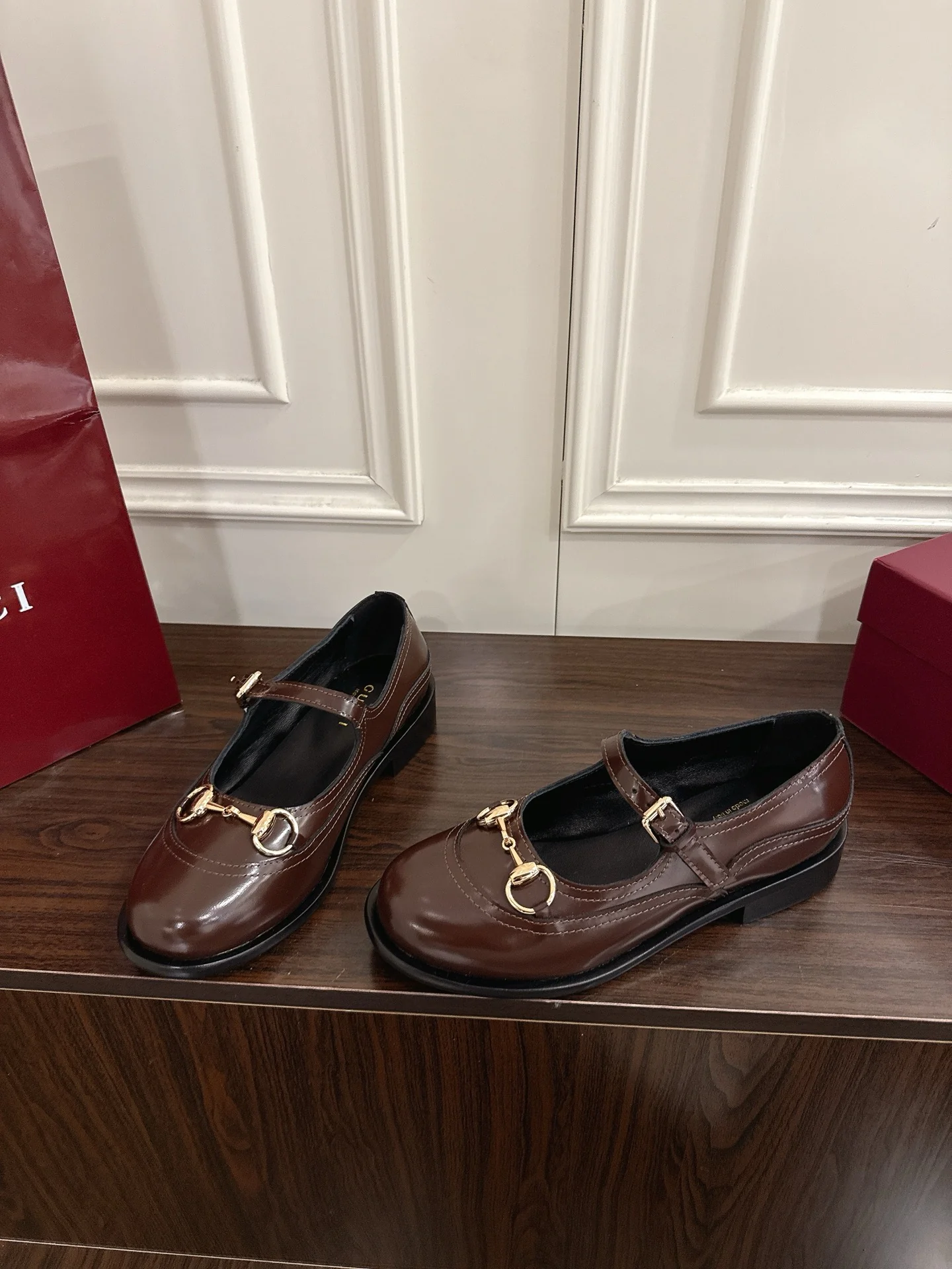 Guc 25fw mary jane flats