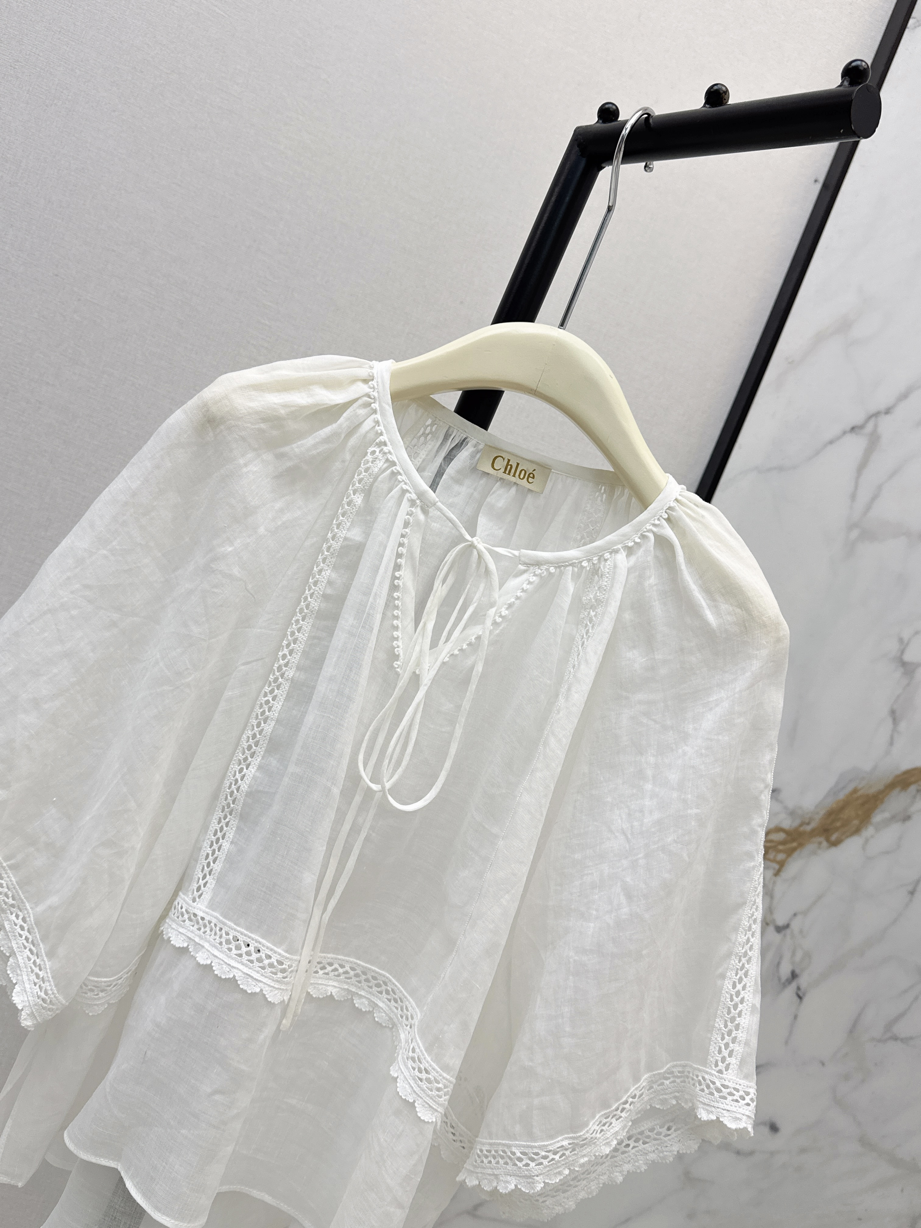 Chol 26ss cape sleeve blouse