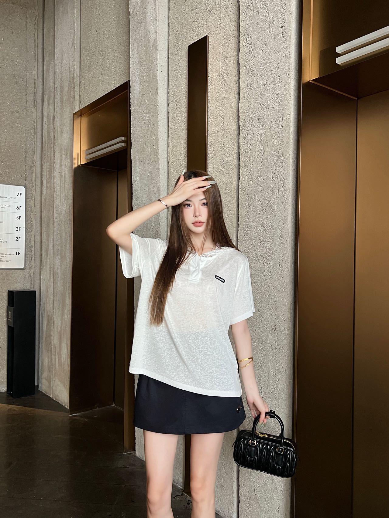 Miu 26ss lace hooded t-shirt
