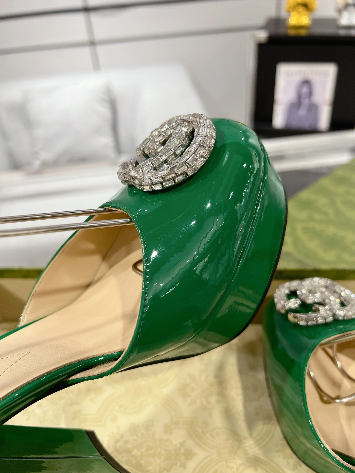 Gucc 25fw chunky heels with crystal diamond bling pumps