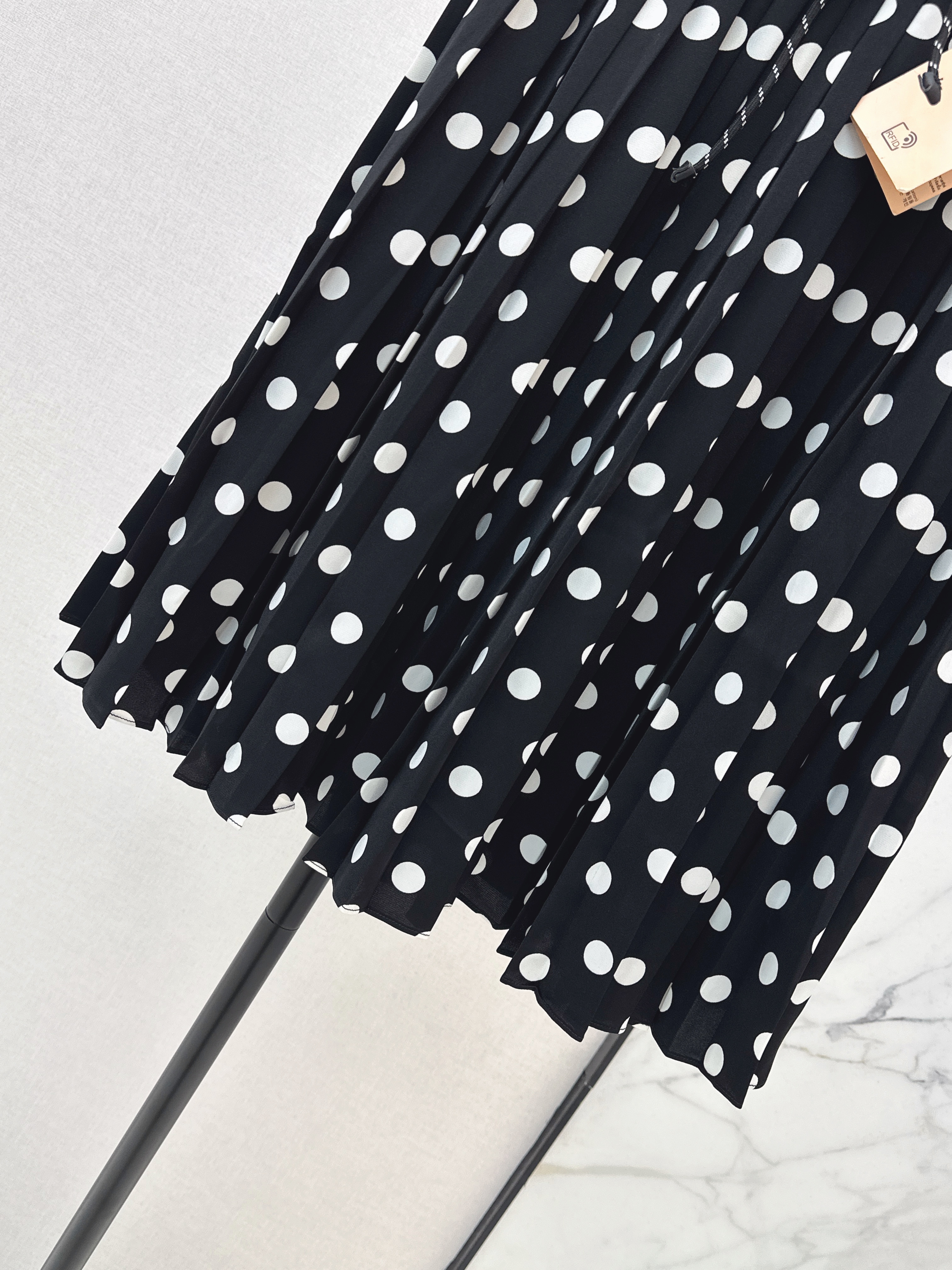 Miu 26ss polka dots pleated skirt
