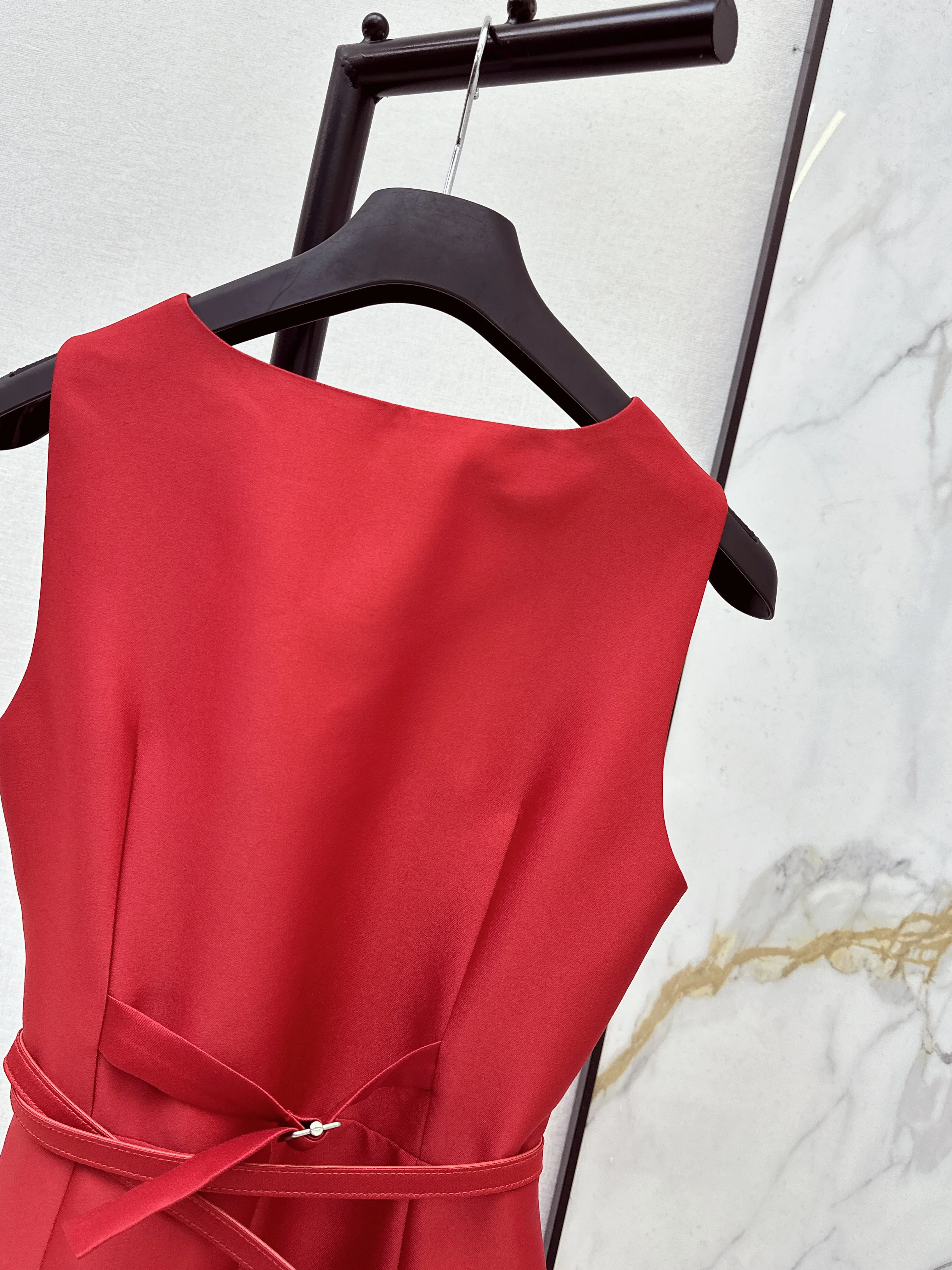 CD 26ss sleeveless back-bow cocktail dress