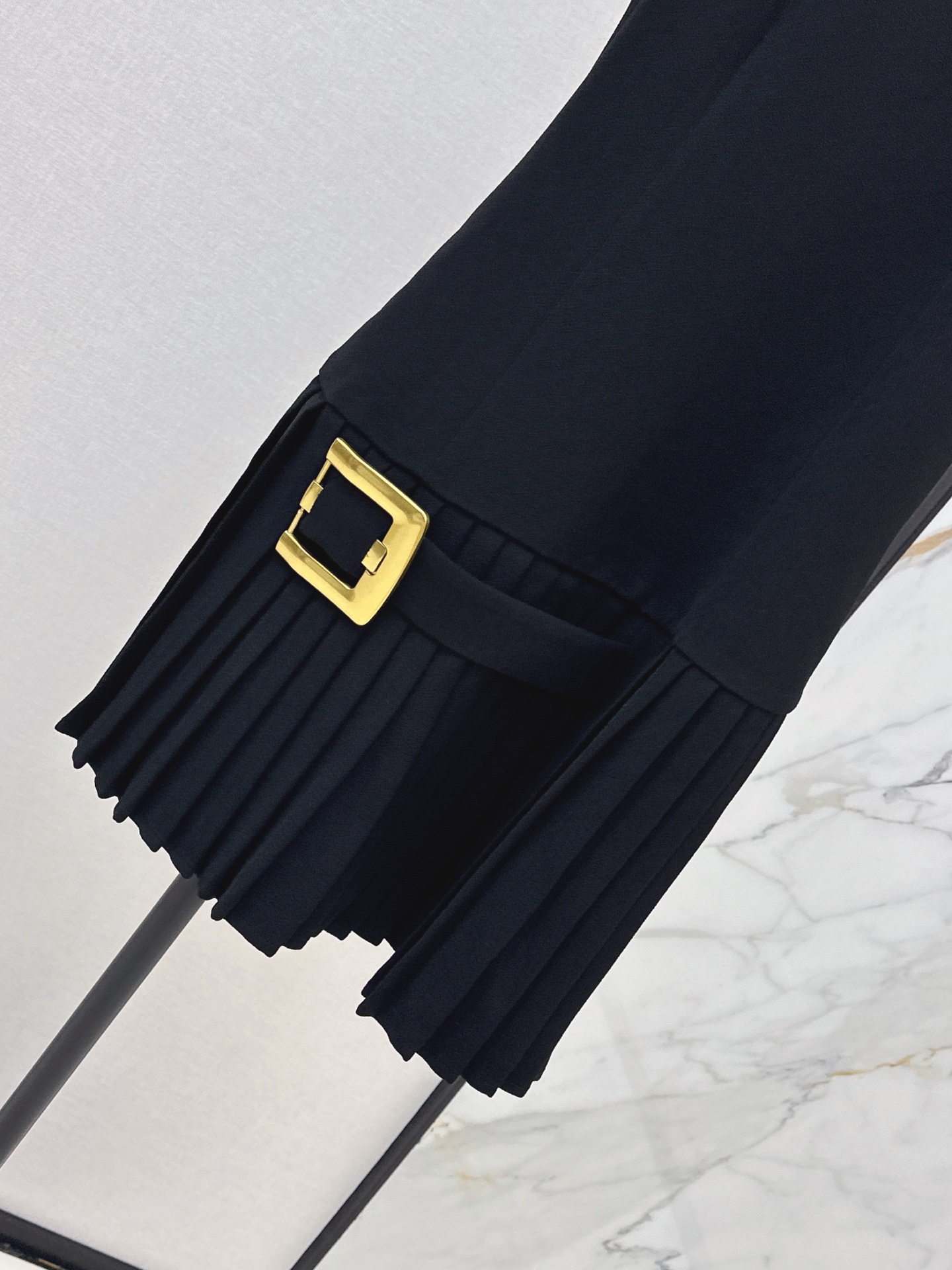 Bal 26ss mock-neck pleated dress