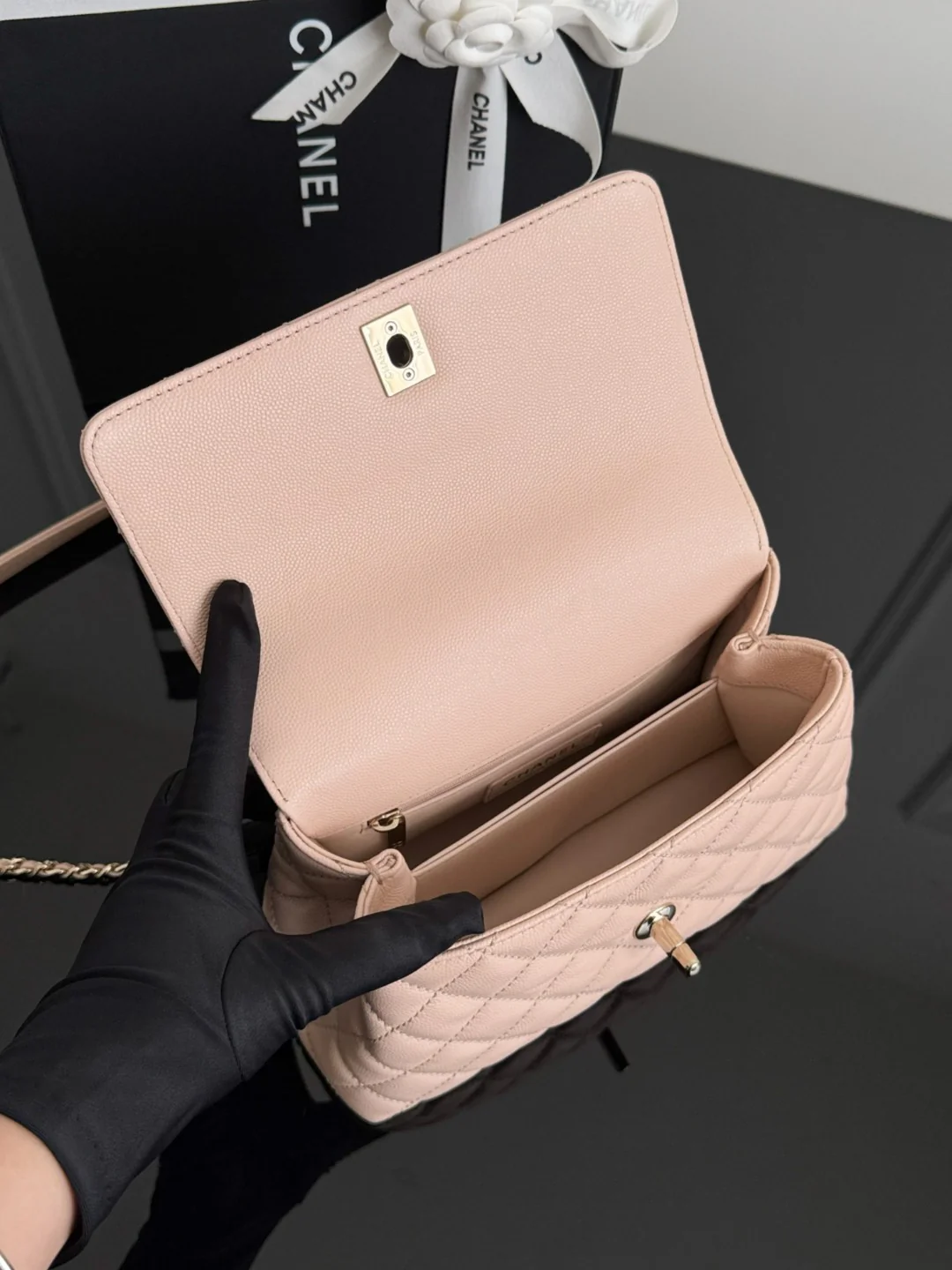 Chan 26ss coco handle shoulder bag