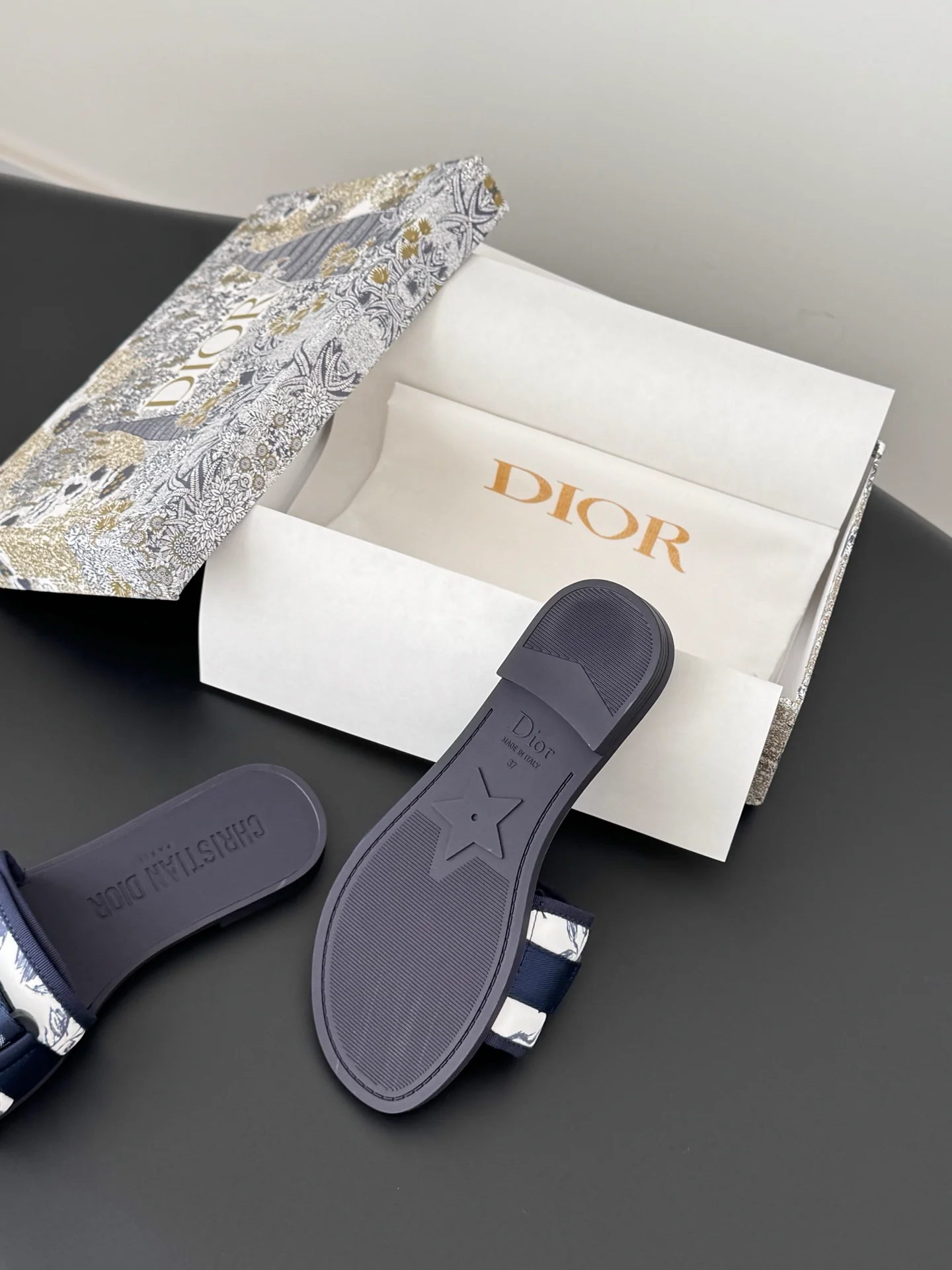 CD 25fw sandals