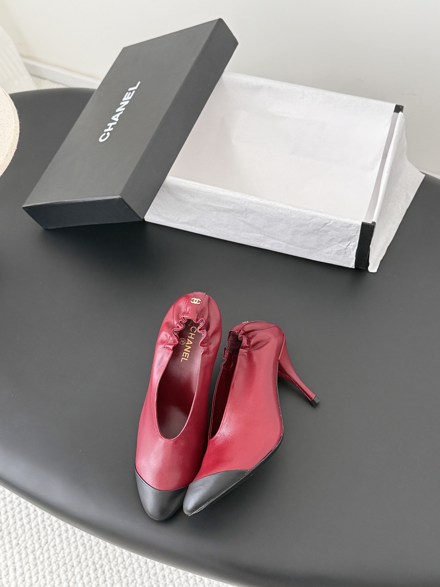 Chan 26ss cap-toe pump