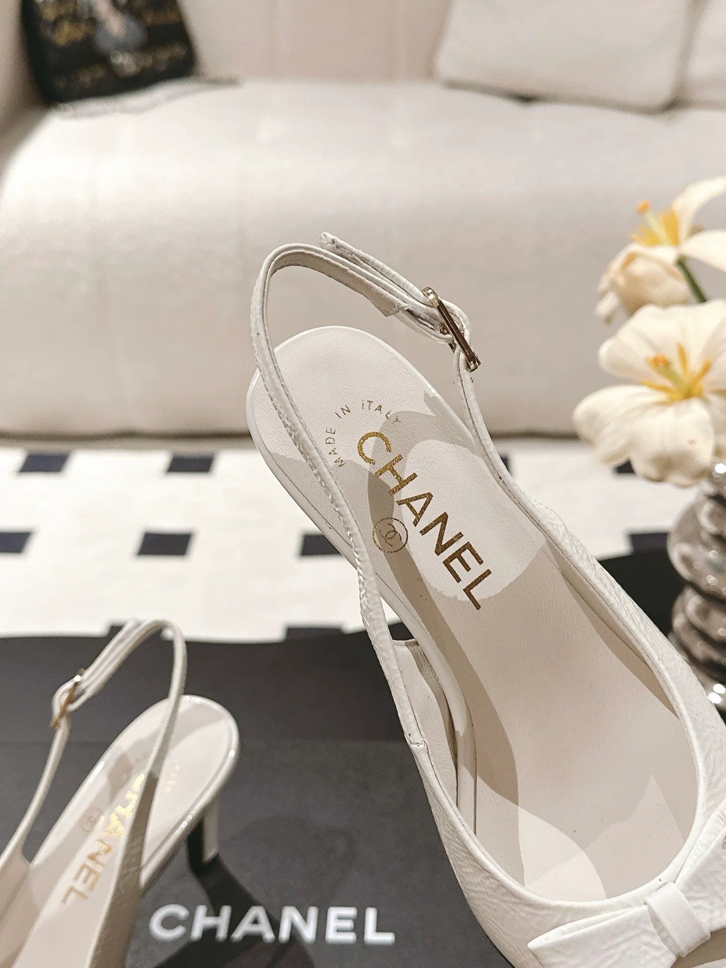 Chan 25fw slingback heels