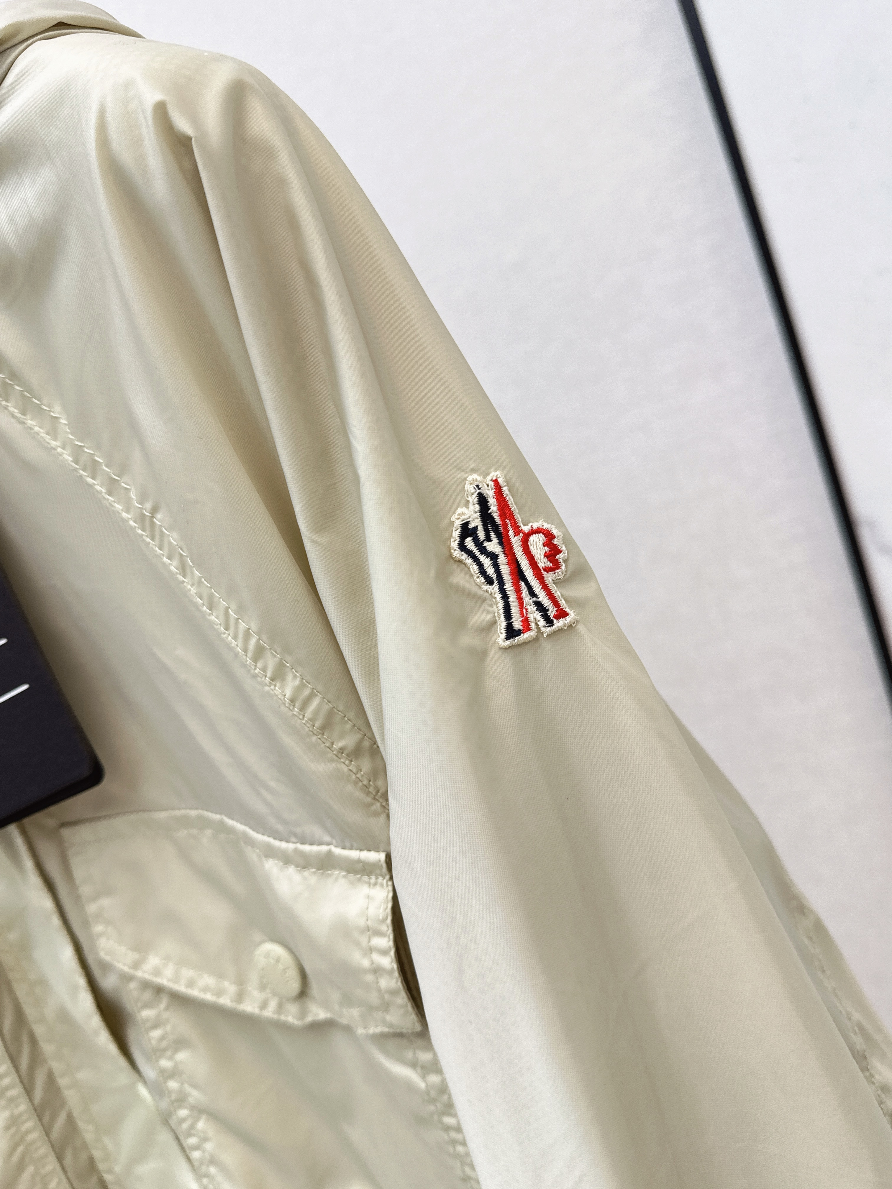 Monc 26ss trench coat