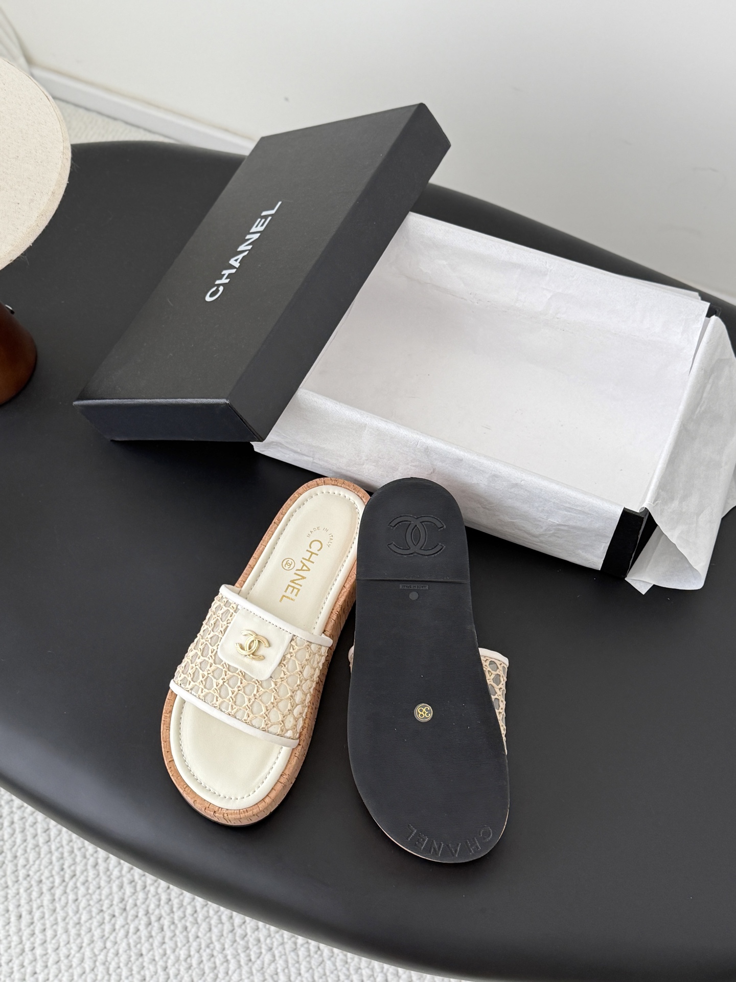Chan 26C mesh slippers