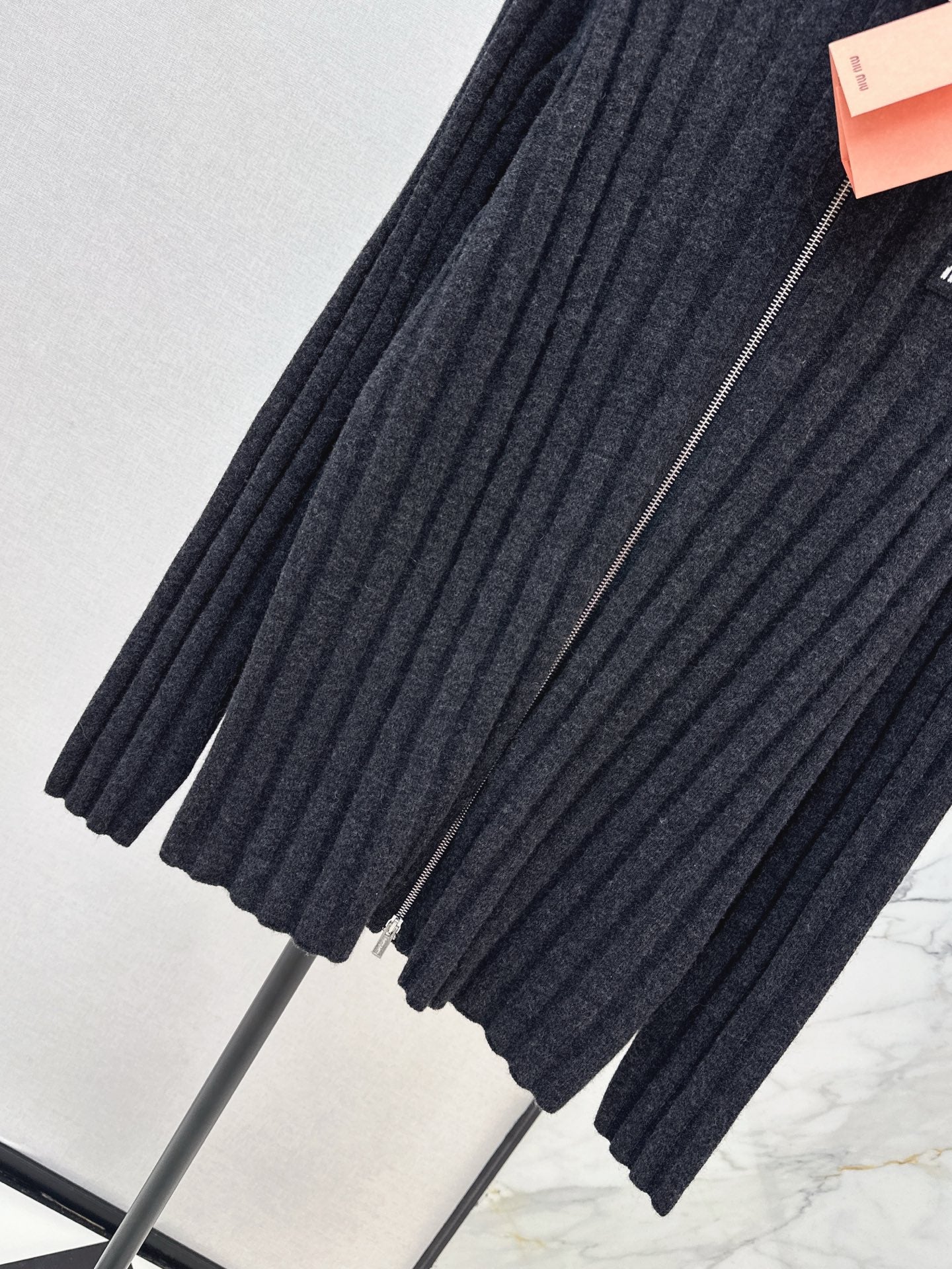 Miu 25fw rib knit zipper cardigan