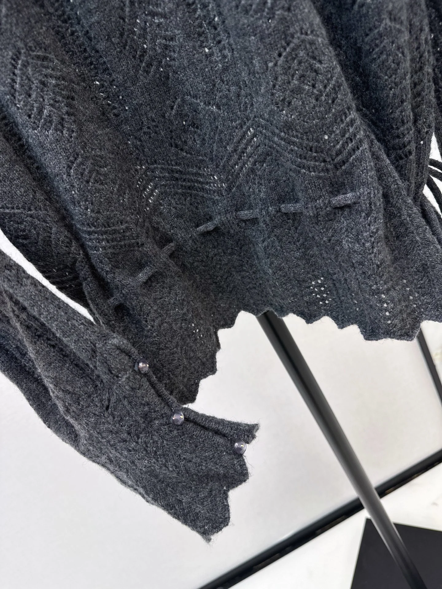 Chan 256ss drawstring sweater