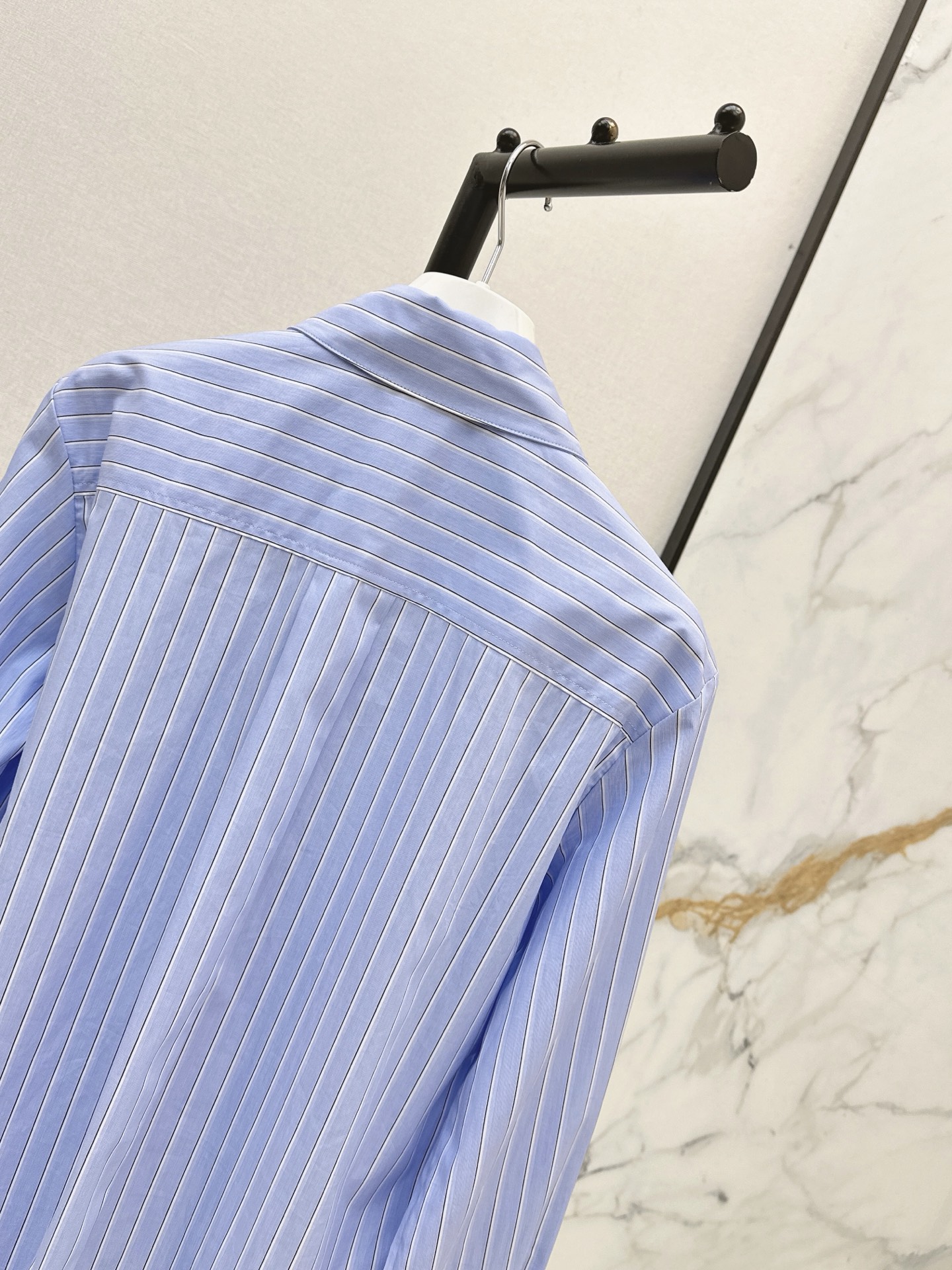 Loe 26ss stripe shirt