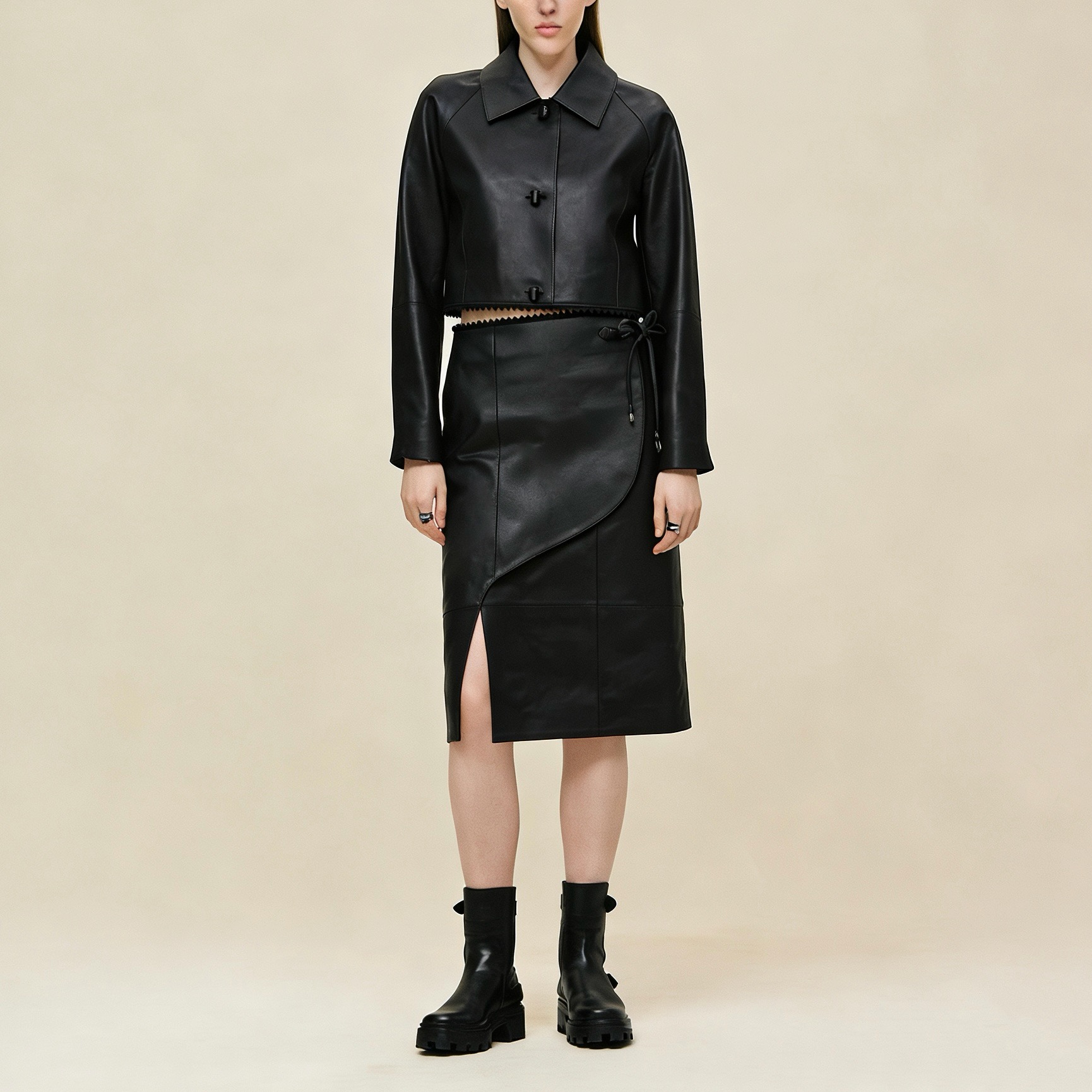 Her 26ss slit skirt