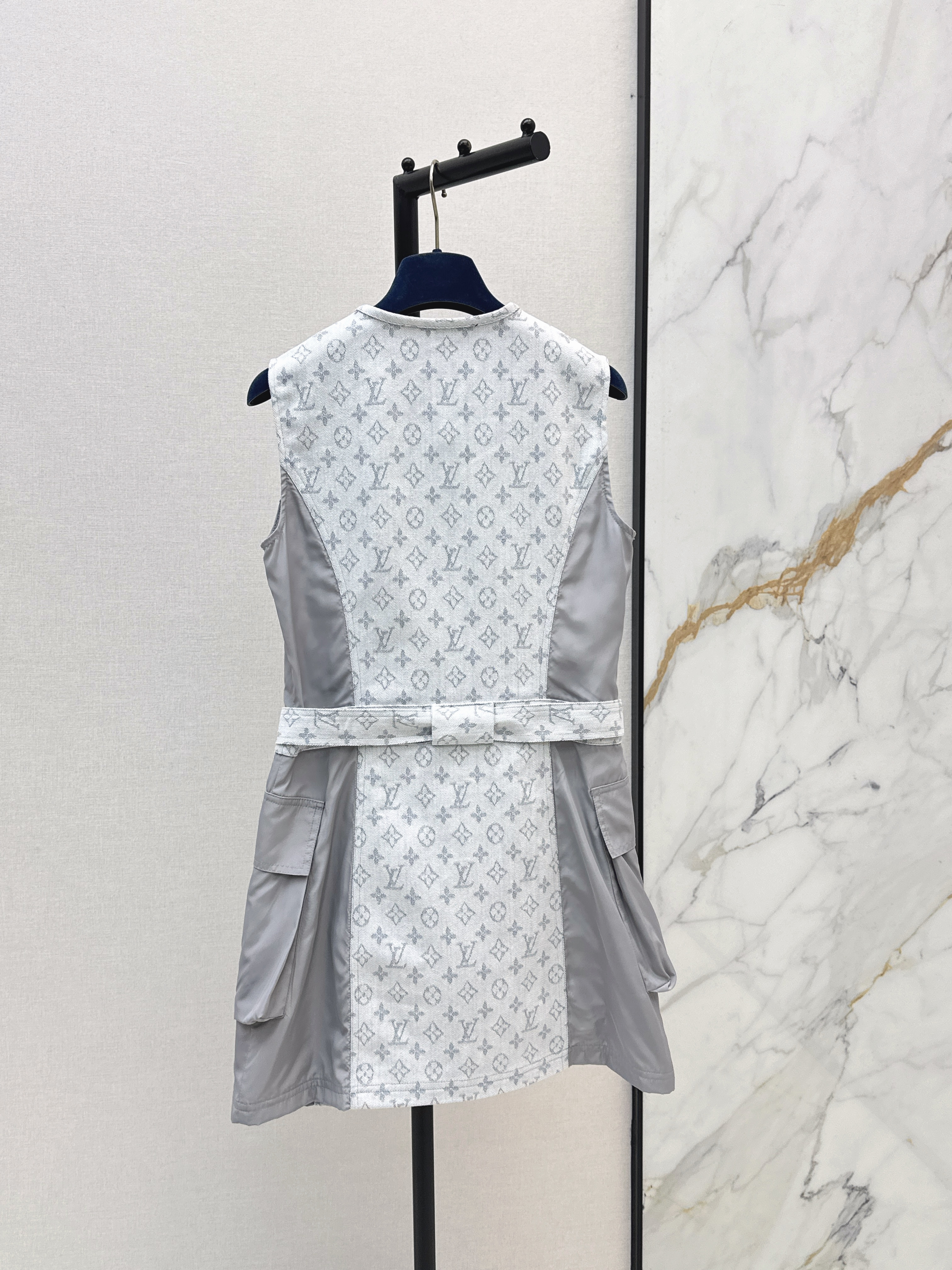 Loui 26ss sleeveless zip-up dress