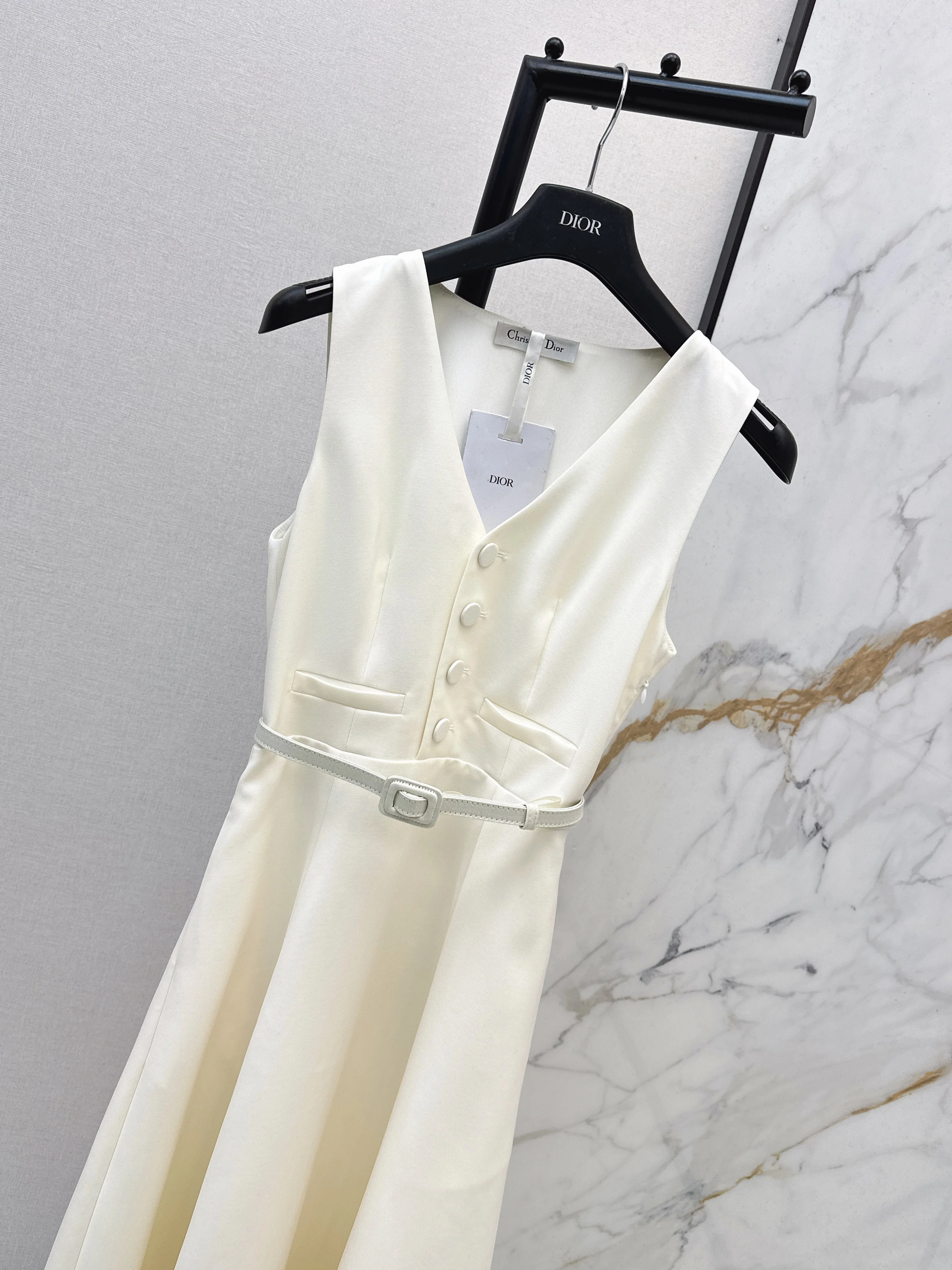 CD 26ss sleeveless back-bow cocktail dress